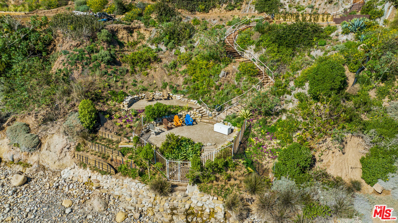 Malibu, California, 90265, United States, 3 Bedrooms Bedrooms, ,4 BathroomsBathrooms,Residential,For Sale,1746173