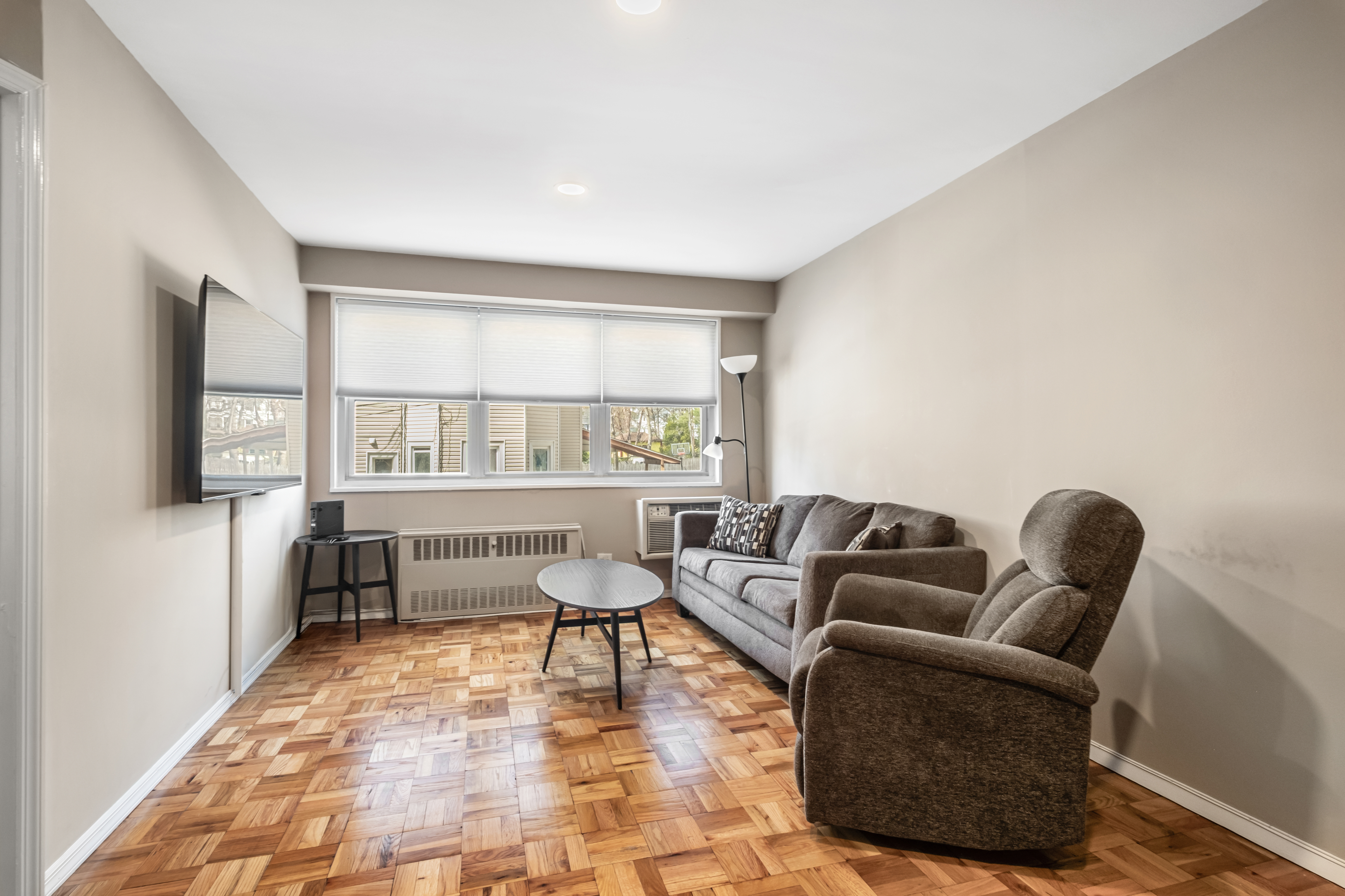  Located in the heart of White Plains. - 物件實景