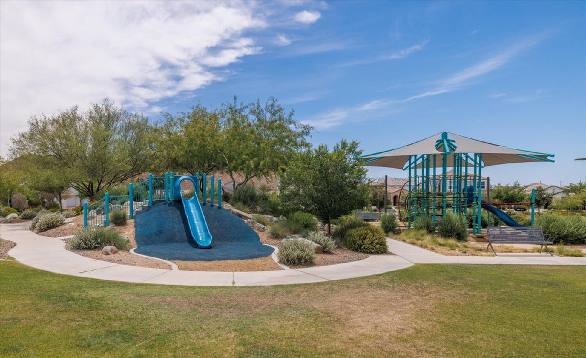  2046 E Charlotte Drive  Phoenix, AZ - 物件實景