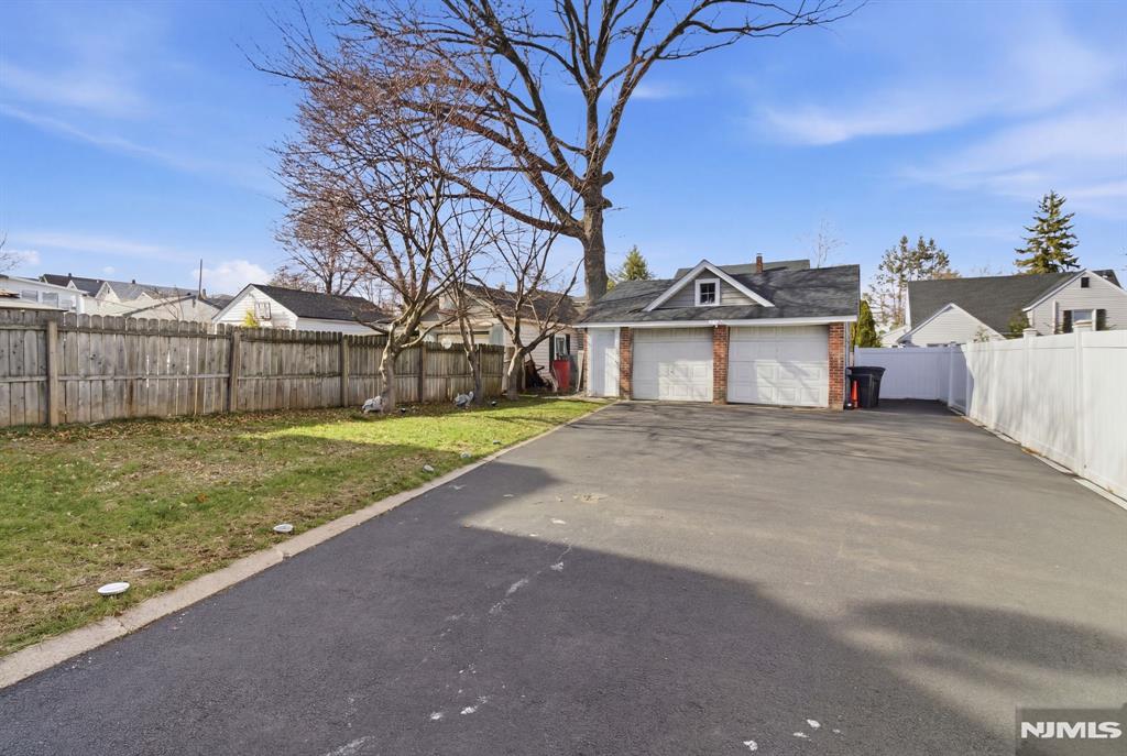 Clifton, New Jersey, 07011, United States, 3 Bedrooms Bedrooms, ,3 BathroomsBathrooms,Residential,For Sale,2028010