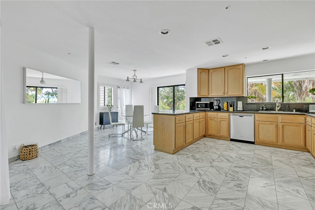 Woodland Hills, California, 91364, United States, 3 Bedrooms Bedrooms, ,3 BathroomsBathrooms,Residential,For Sale,1980470