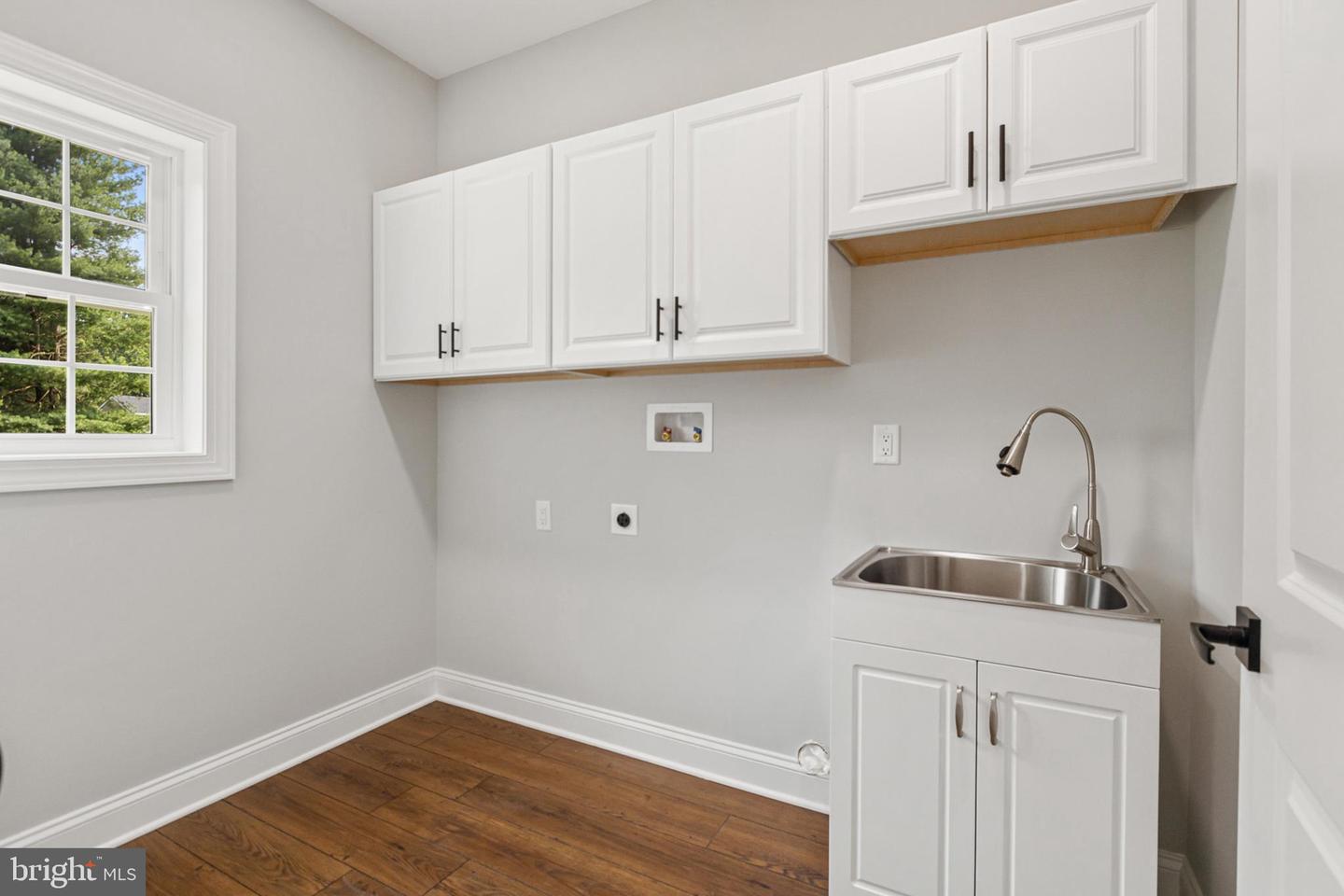 NEWARK, Delaware, 19711, United States, 4 Bedrooms Bedrooms, ,3 BathroomsBathrooms,Residential,For Sale,1905769