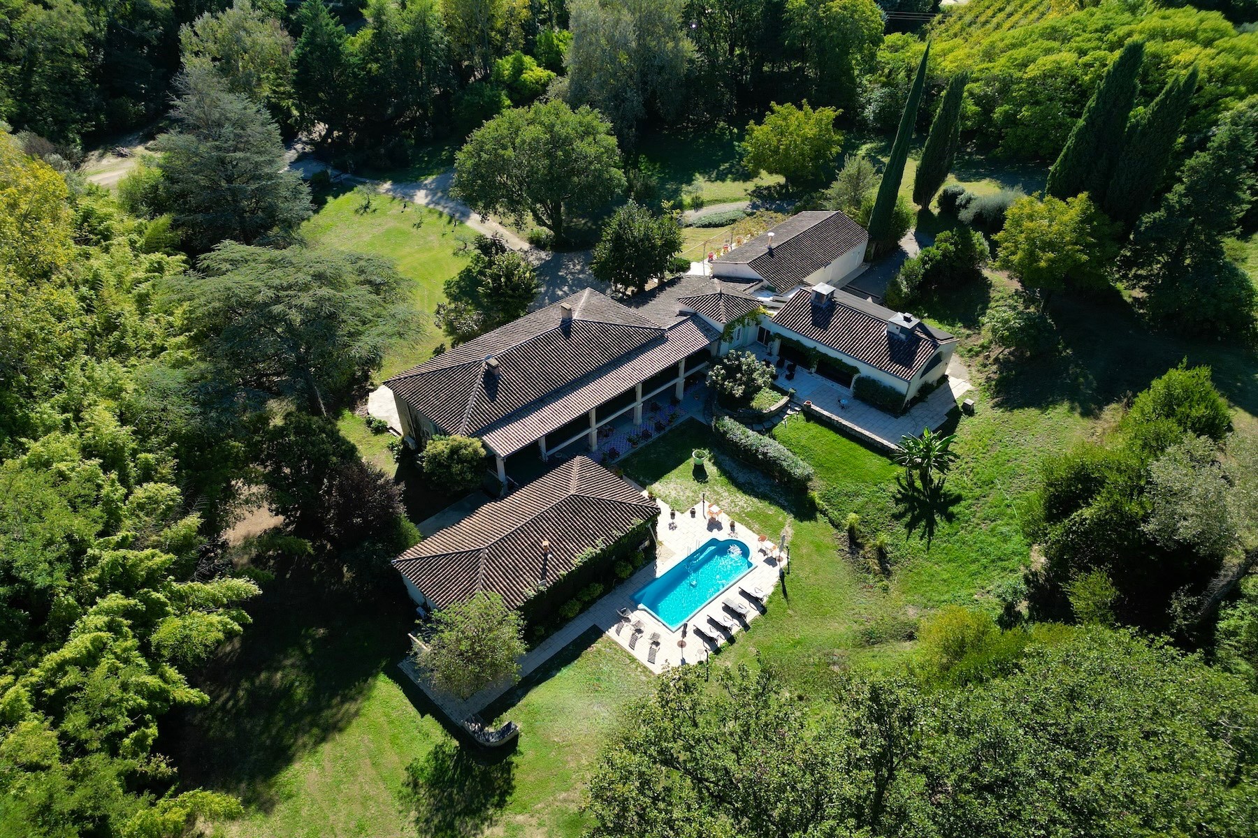  35 Minutes from Uzès – Charming 510 sqm Provençal Farmhouse Set Within 1.8 Hect… - 物件實景