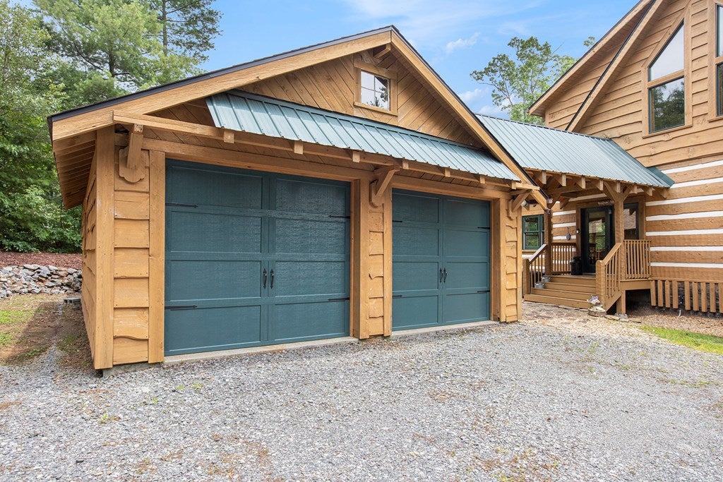 Blue Ridge, Georgia, 30513, United States, 4 Bedrooms Bedrooms, ,3 BathroomsBathrooms,Residential,For Sale,1871942