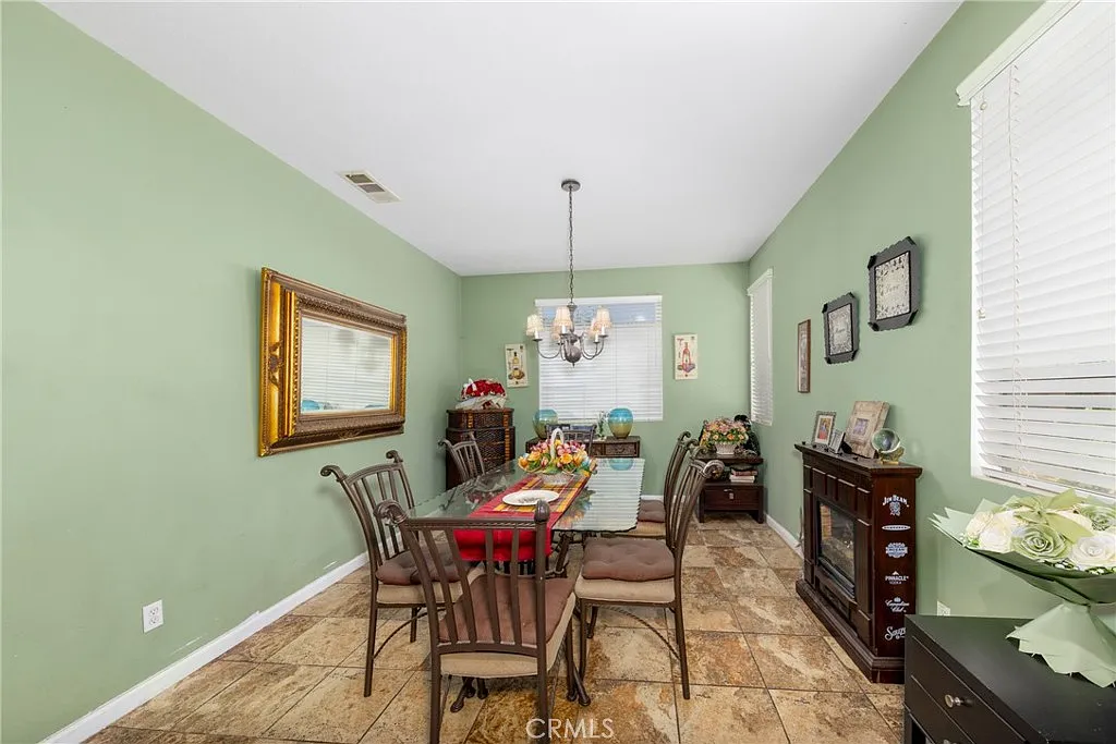 Lake Elsinore, California, 92530, United States, 3 Bedrooms Bedrooms, ,2 BathroomsBathrooms,Residential,For Sale,1977528