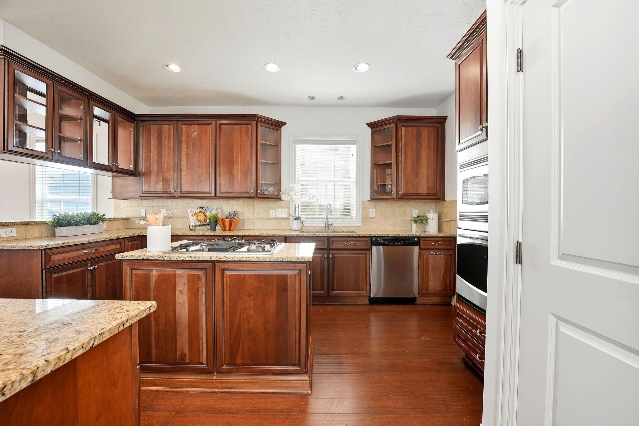 New Albany, Ohio, 43054, United States, 4 Bedrooms Bedrooms, ,5 BathroomsBathrooms,Residential,For Sale,1991111