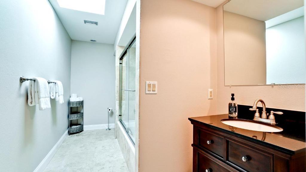 Bradenton, Florida, 34209, United States, 3 Bedrooms Bedrooms, ,4 BathroomsBathrooms,Residential,For Sale,1896605