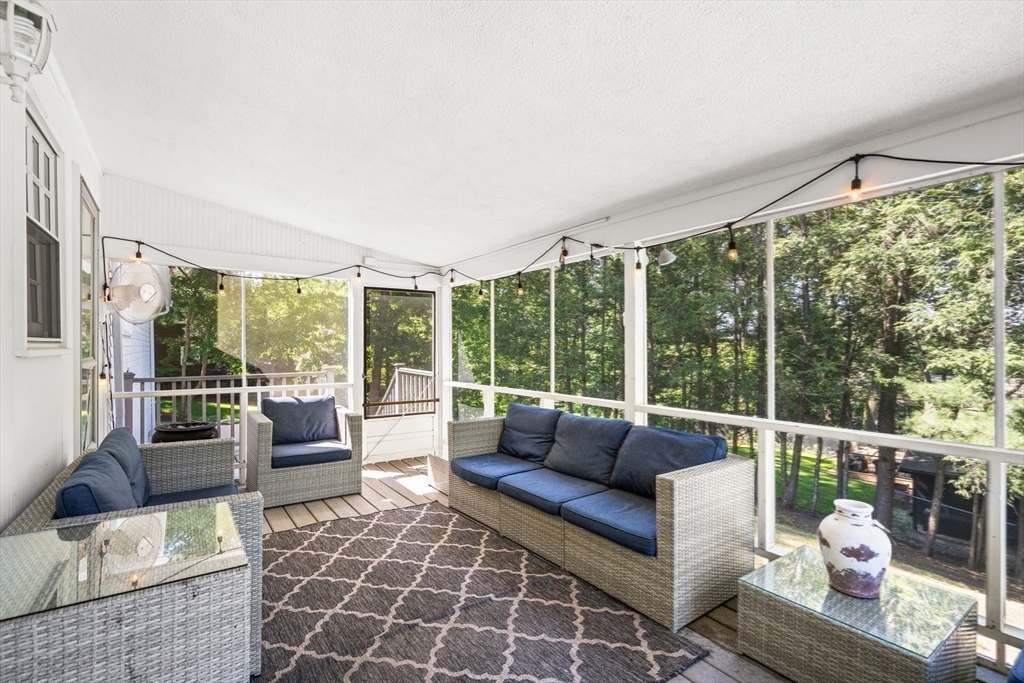 Framingham, Massachusetts, 01701, United States, 4 Bedrooms Bedrooms, ,3 BathroomsBathrooms,Residential,For Sale,1988124