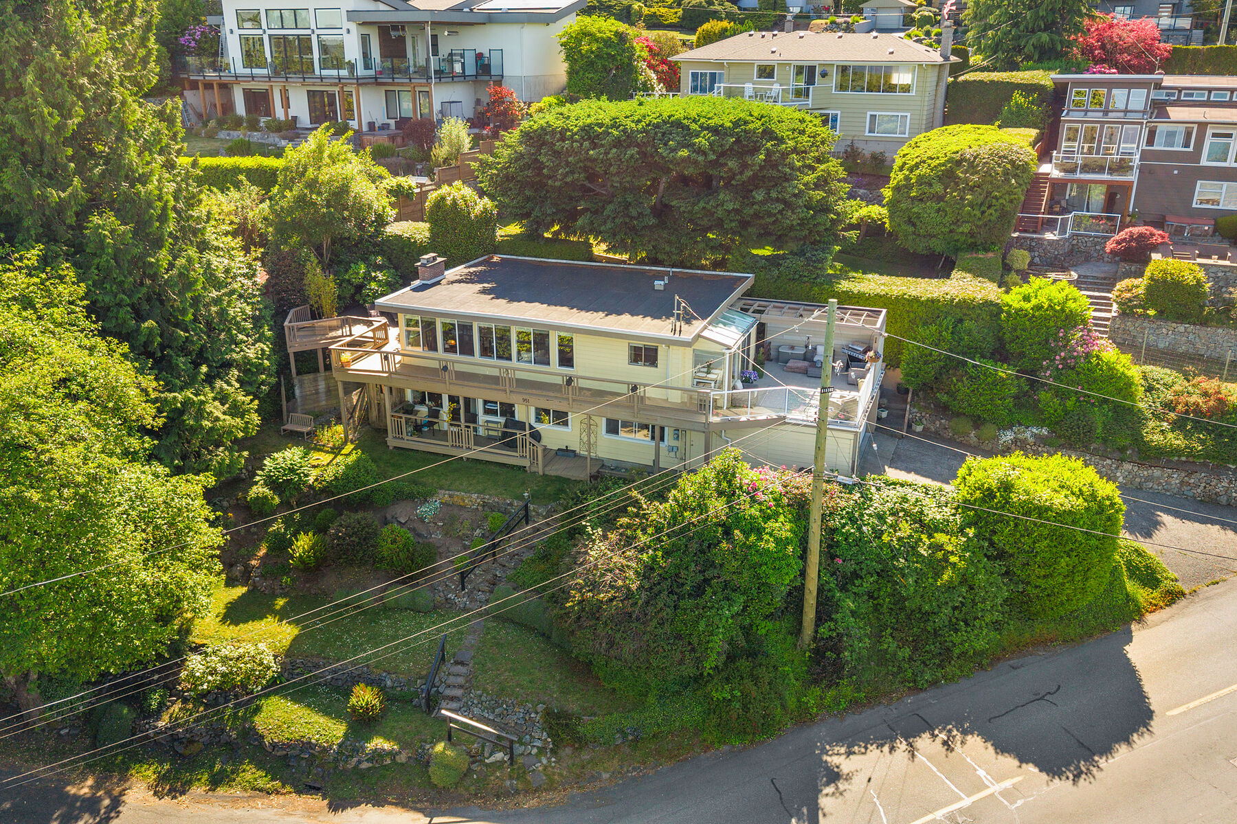  Chic Cordova Bay Home - 物件實景