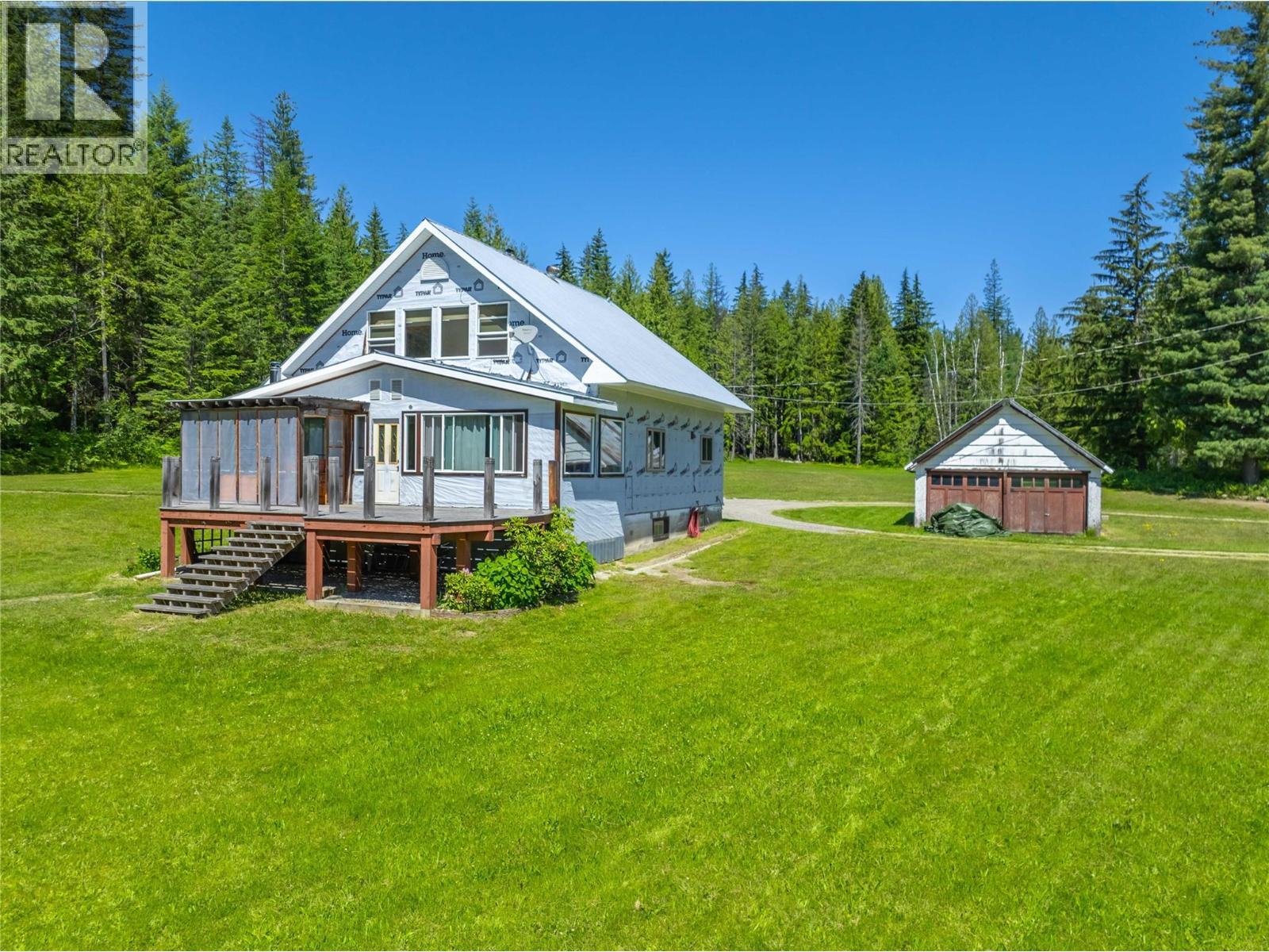 REVELSTOKE, British Columbia, V0E 2S0, CA, 3 Bedrooms Bedrooms, ,1 BathroomBathrooms,Residential,For Sale,1948330
