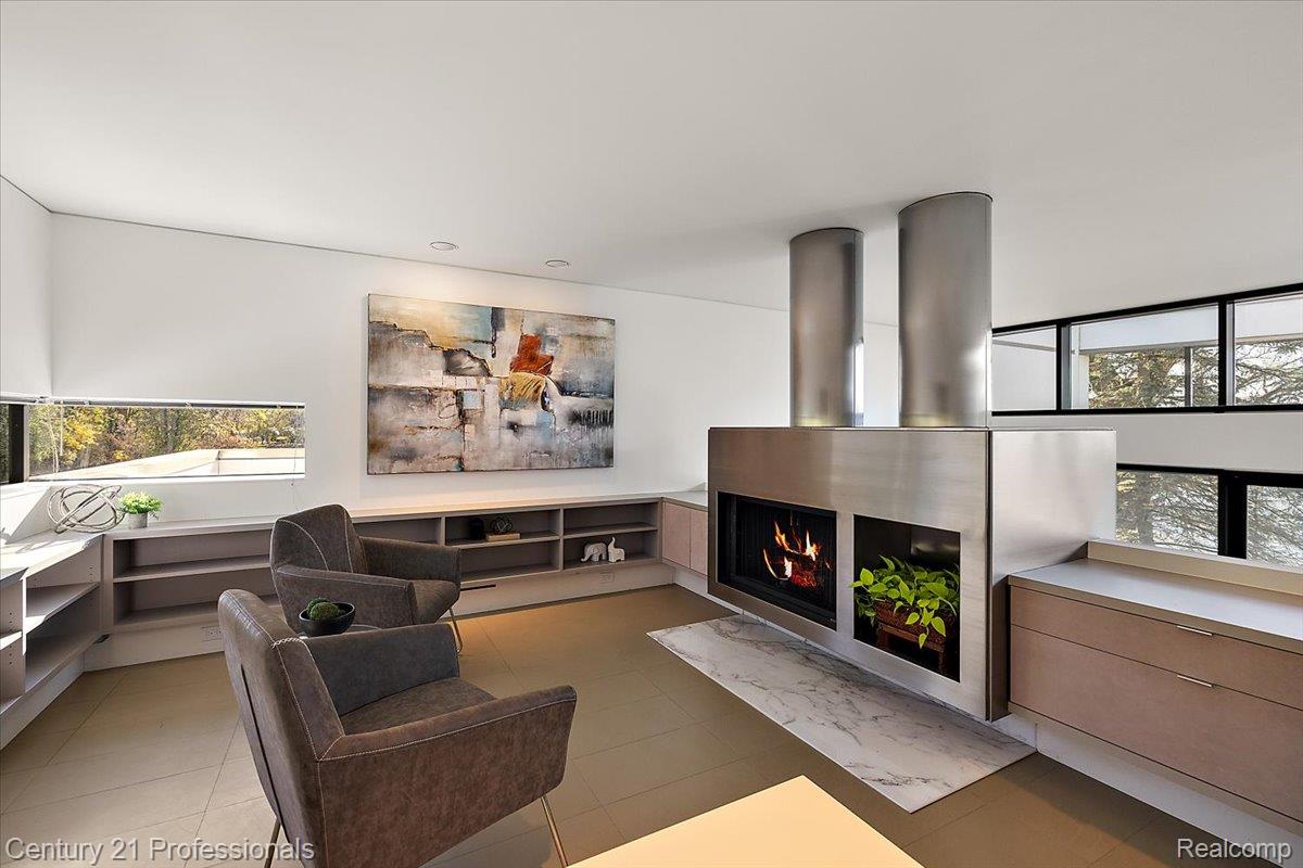 BloomfieldHills, Michigan, 48301, United States, 4 Bedrooms Bedrooms, ,5 BathroomsBathrooms,Residential,For Sale,1996516