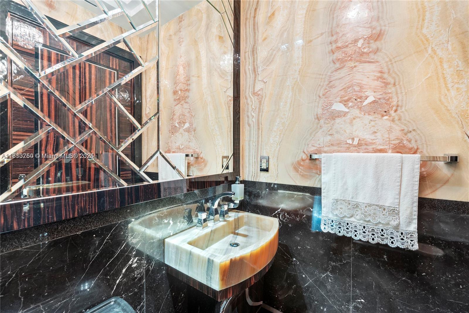Miami Beach, Florida, 33109, United States, 6 Bedrooms Bedrooms, ,8 BathroomsBathrooms,Residential,For Sale,1876435