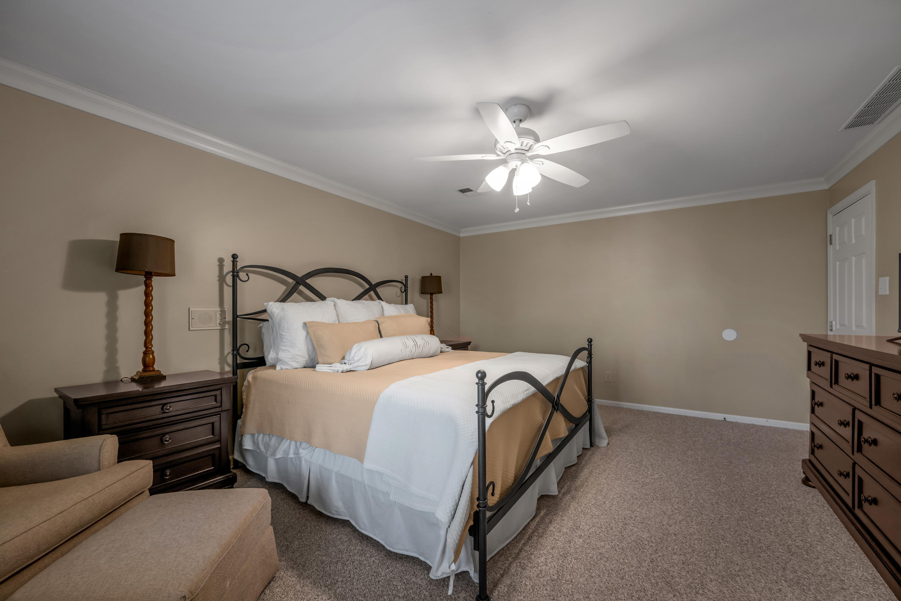  2071 Manor Drive - 物件實景