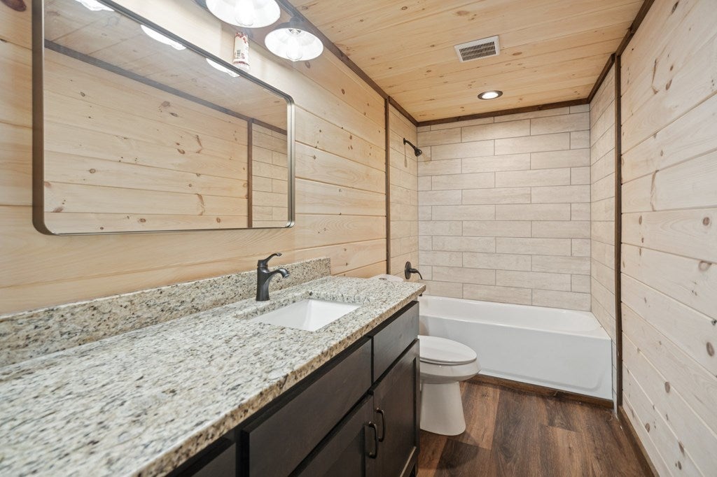 Morganton, Georgia, 30560, United States, 4 Bedrooms Bedrooms, ,3 BathroomsBathrooms,Residential,For Sale,1929478