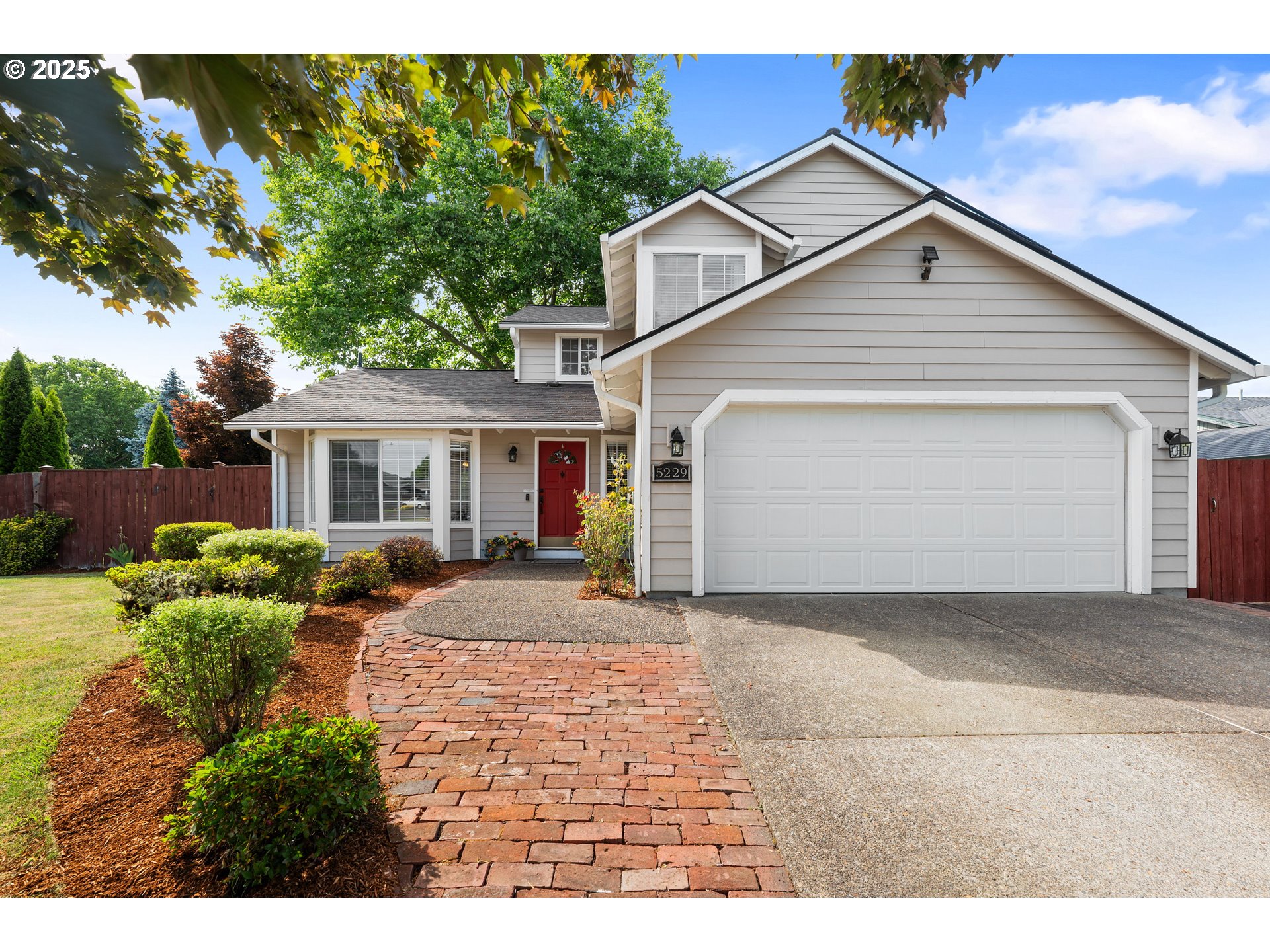 Hillsboro, Oregon, 97124, United States, 3 Bedrooms Bedrooms, ,2 BathroomsBathrooms,Residential,For Sale,1865919