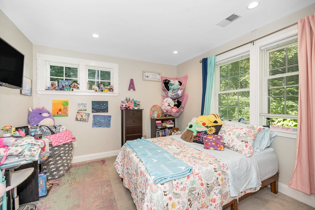 Billerica, Massachusetts, 01862, United States, 3 Bedrooms Bedrooms, ,3 BathroomsBathrooms,Residential,For Sale,1996389