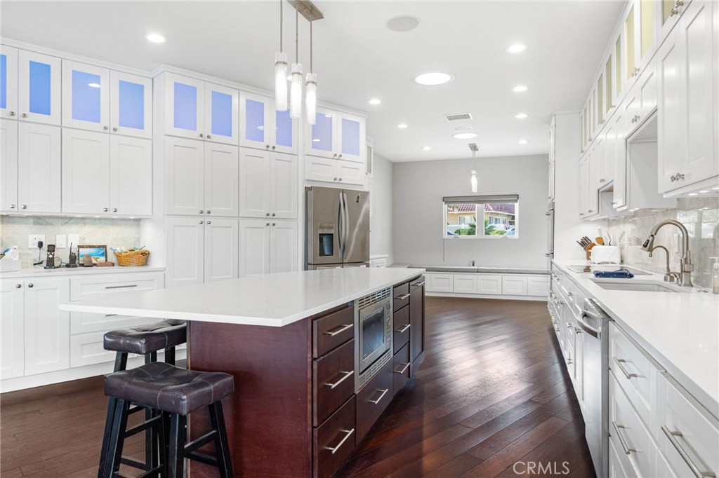 Canyon Lake, California, 92587, United States, 6 Bedrooms Bedrooms, ,5 BathroomsBathrooms,Residential,For Sale,1975311