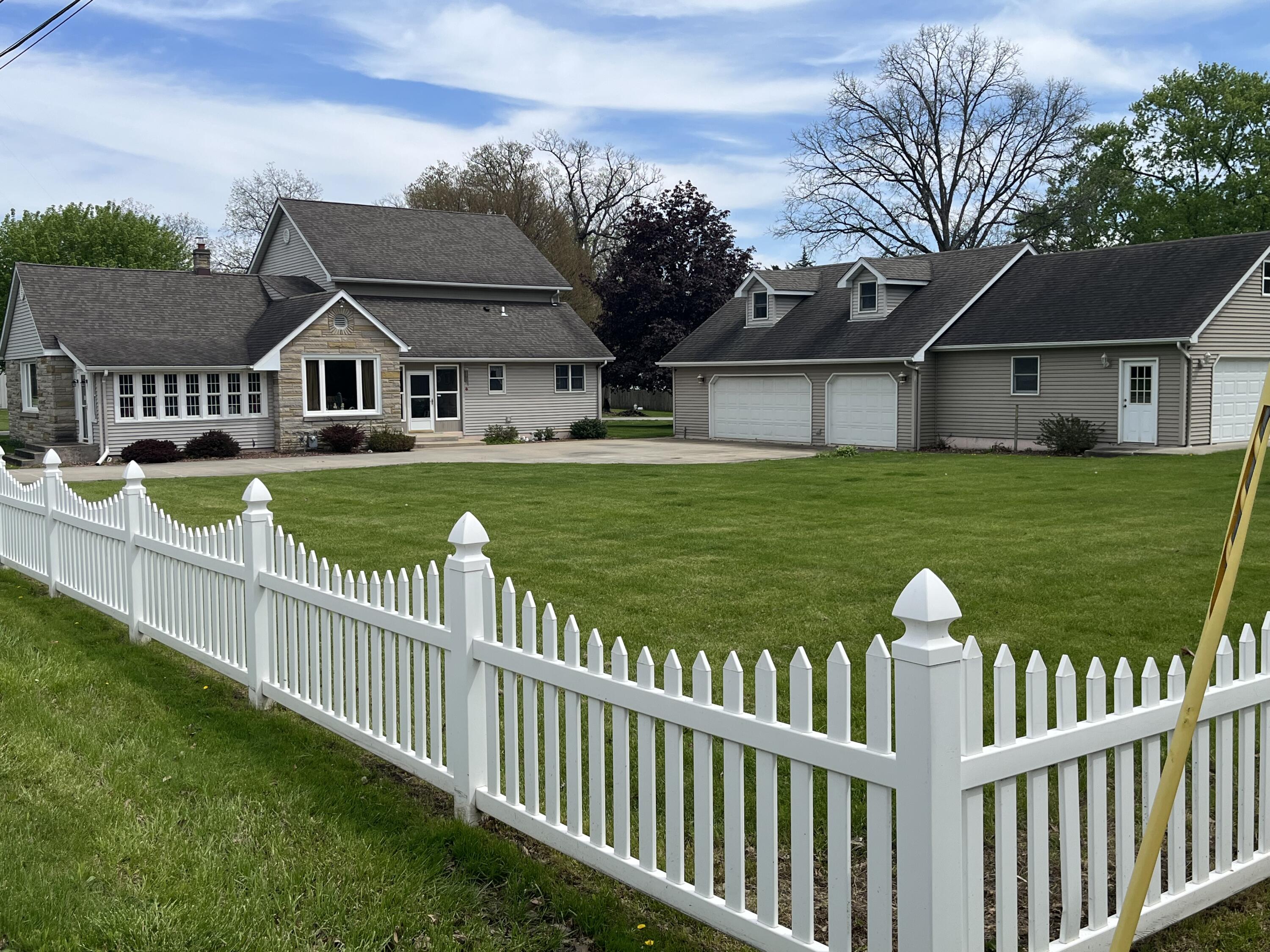 Crown Point, Indiana, 46307, United States, 3 Bedrooms Bedrooms, ,3 BathroomsBathrooms,Residential,For Sale,2040656