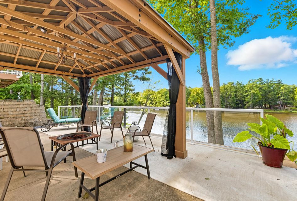 Big Rapids, Michigan, 49307, United States, 3 Bedrooms Bedrooms, ,4 BathroomsBathrooms,Residential,For Sale,1976014