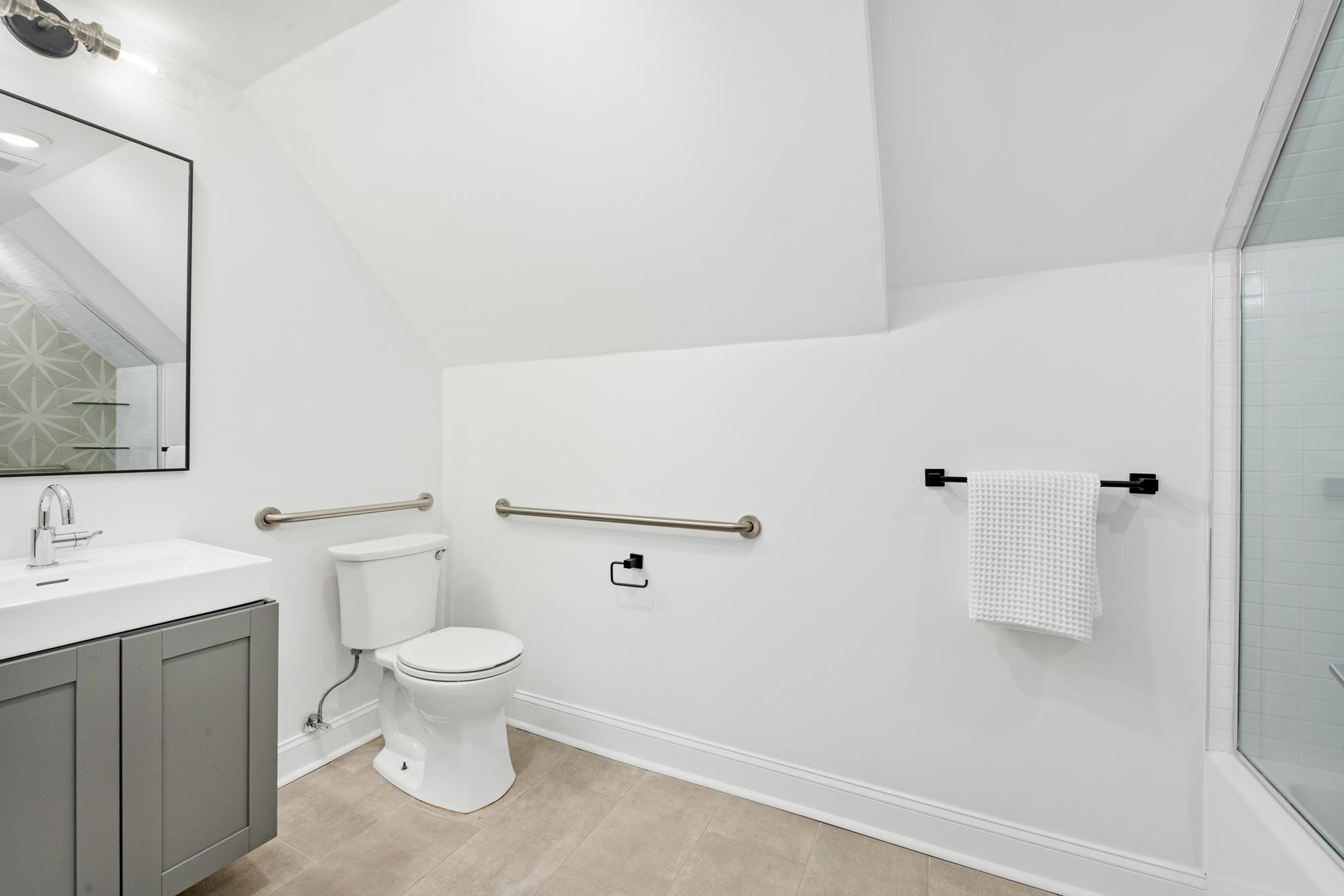 Jersey City, New Jersey, 07307, United States, 3 Bedrooms Bedrooms, ,3 BathroomsBathrooms,Residential,For Sale,1965094