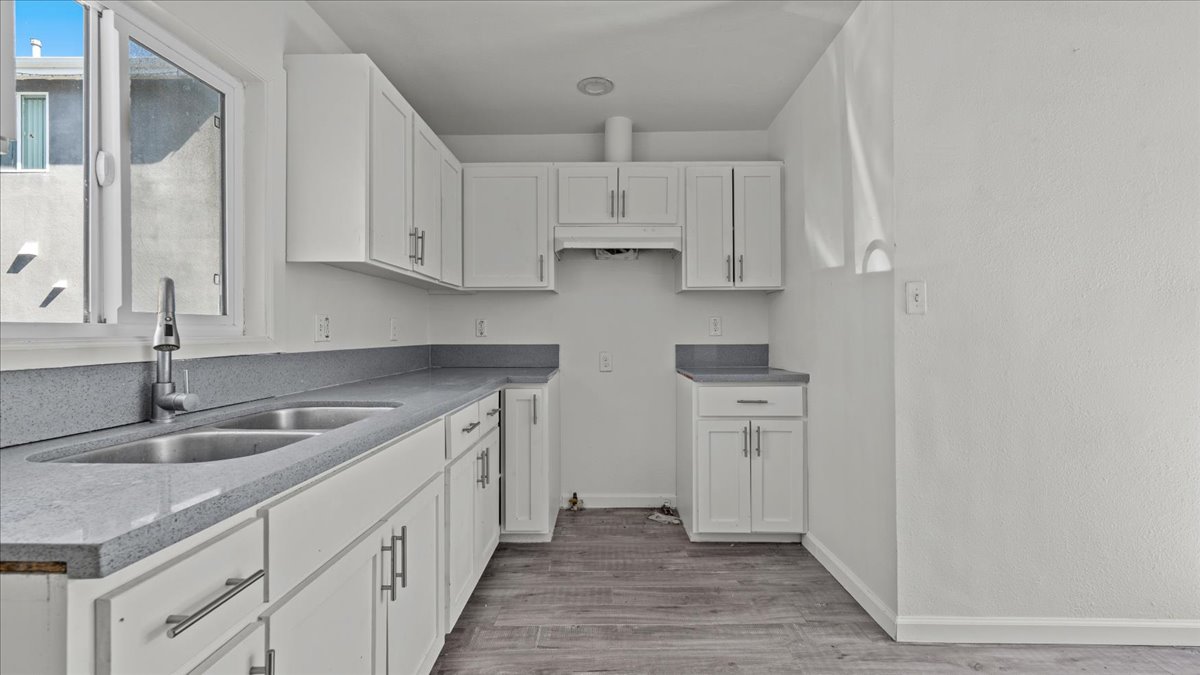 Compton, California, 90220, United States, 3 Bedrooms Bedrooms, ,2 BathroomsBathrooms,Residential,For Sale,1943002