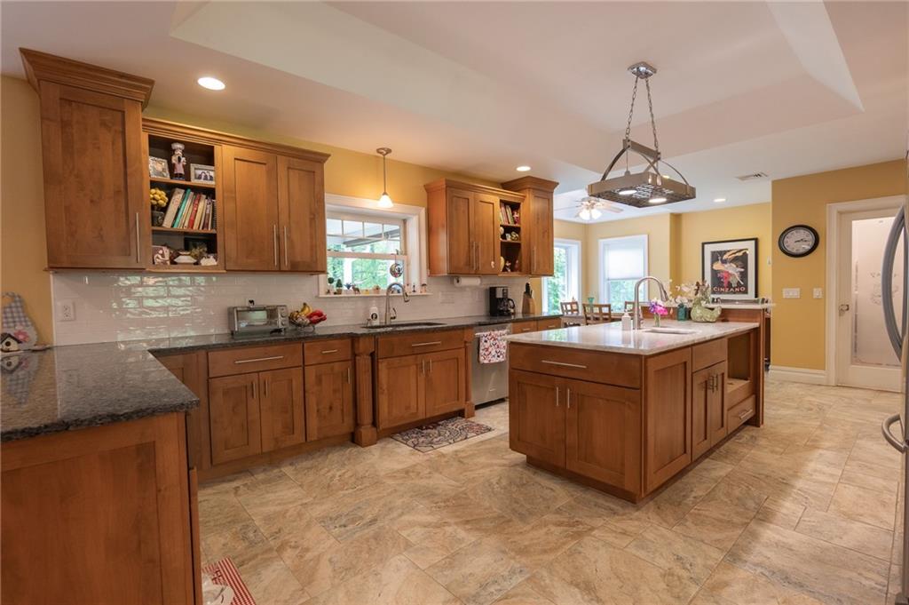 Cranston, Rhode Island, 02921, United States, 3 Bedrooms Bedrooms, ,3 BathroomsBathrooms,Residential,For Sale,1978499