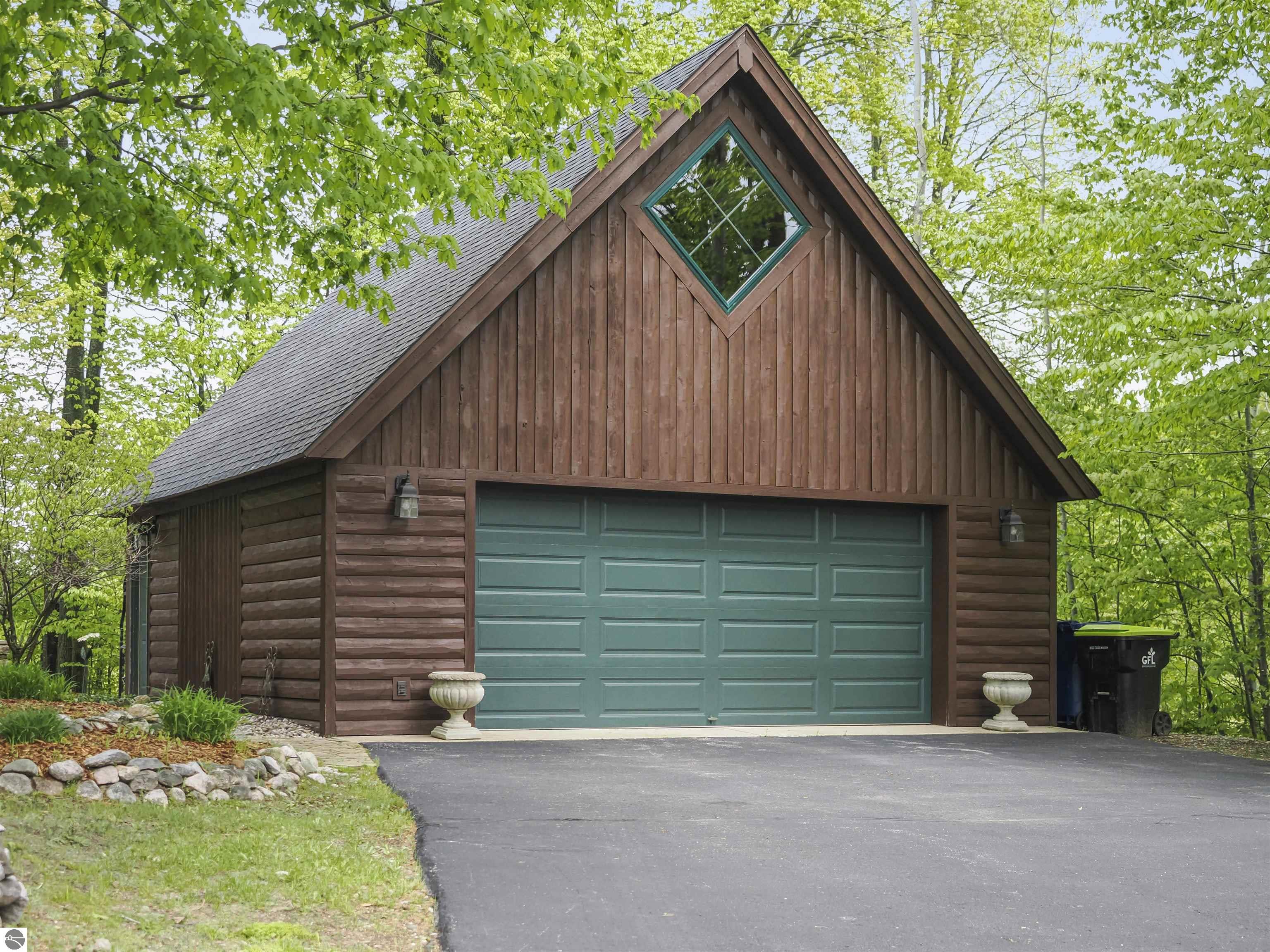 Bellaire, Michigan, 49615, United States, 4 Bedrooms Bedrooms, ,2 BathroomsBathrooms,Residential,For Sale,1938366