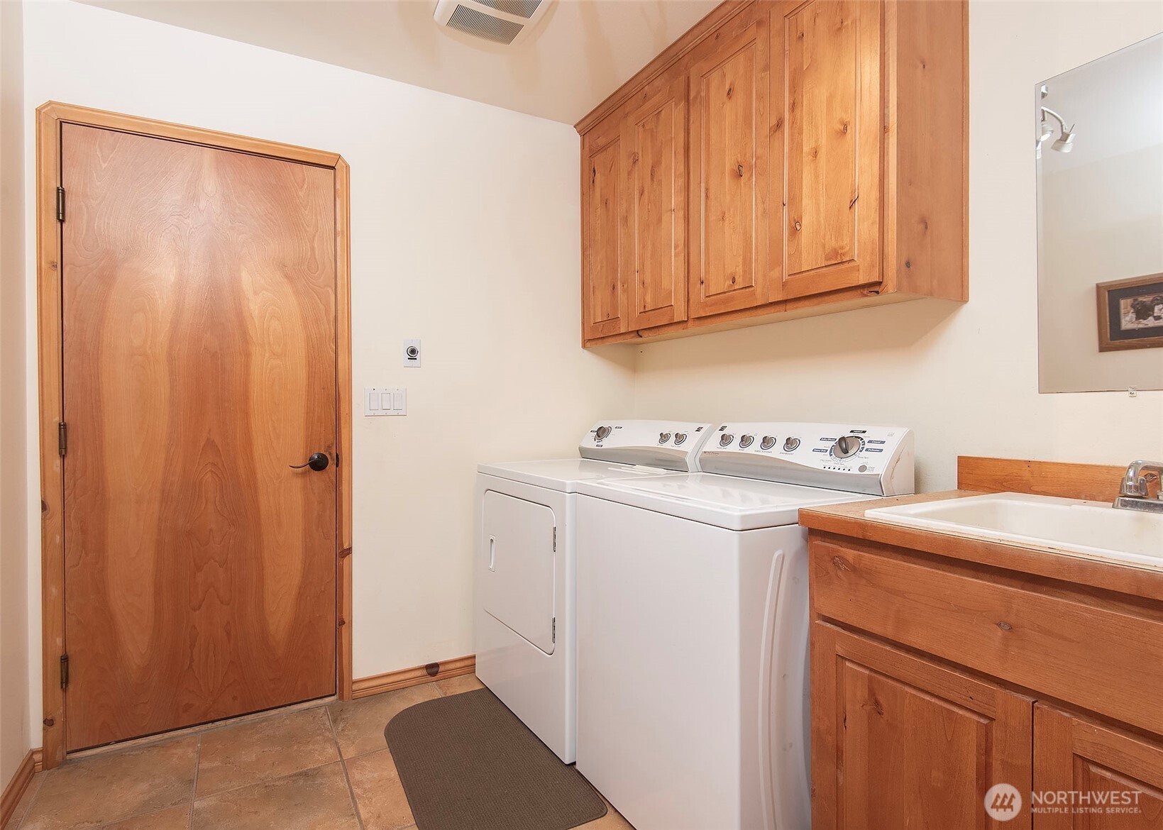 Stanwood, Washington, 98292, United States, 4 Bedrooms Bedrooms, ,2 BathroomsBathrooms,Residential,For Sale,1926284