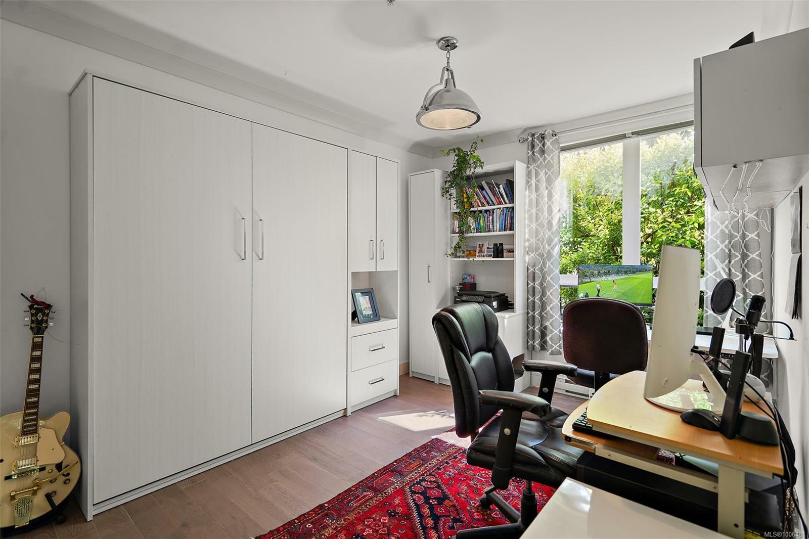 VICTORIA, British Columbia, V8V 1R5, CA, 2 Bedrooms Bedrooms, ,Residential,For Sale,1885284