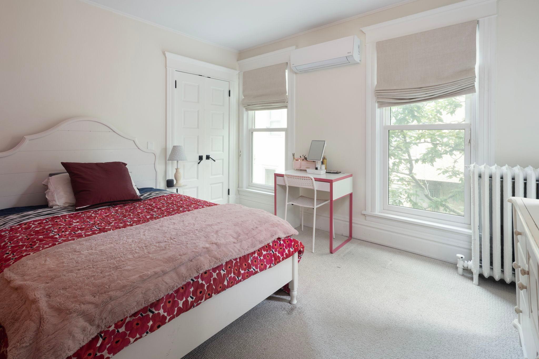 Minneapolis, Minnesota, 55403, United States, 3 Bedrooms Bedrooms, ,2 BathroomsBathrooms,Residential,For Sale,1901965