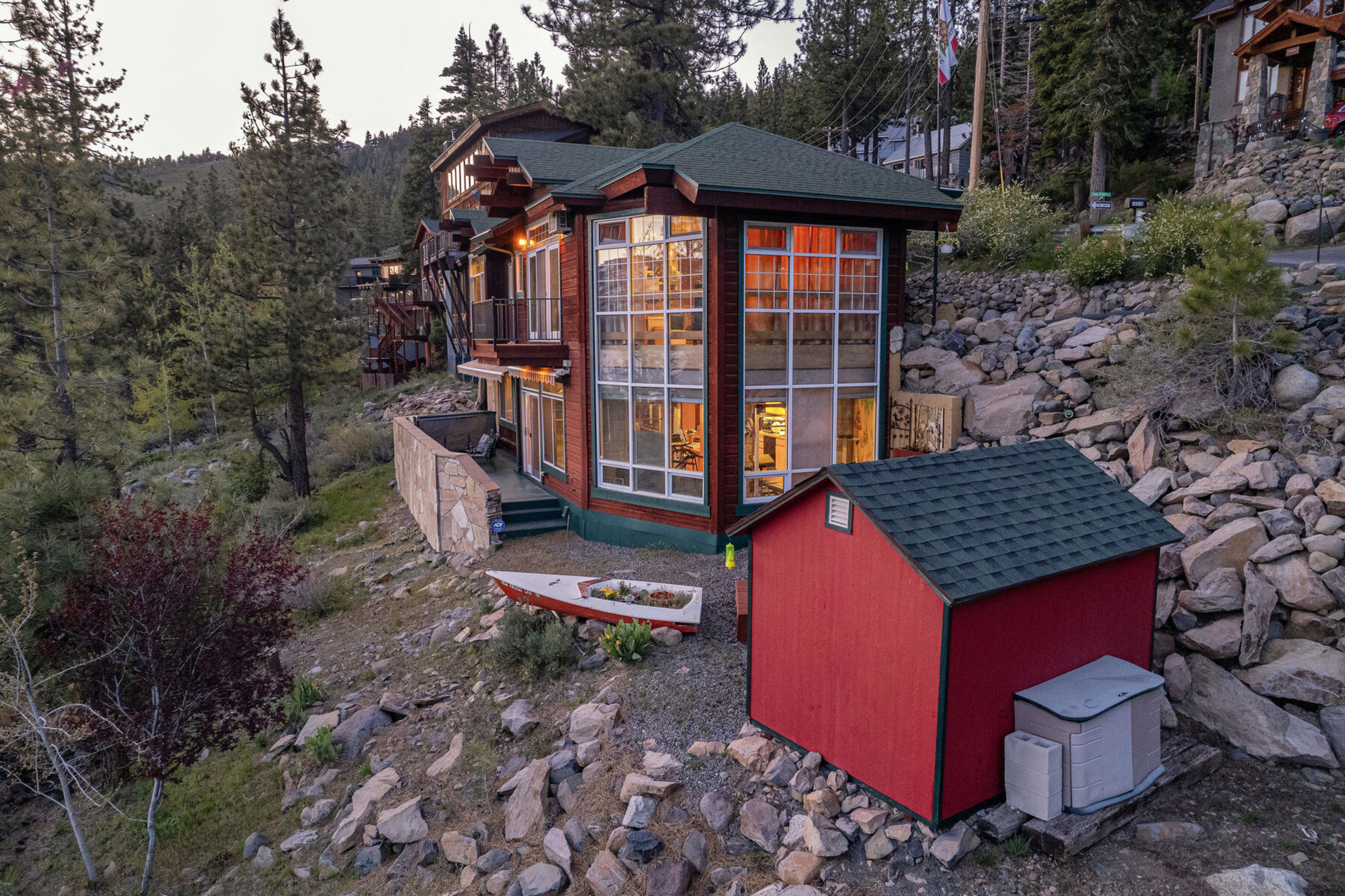  Panoramic Donner Lake and Mountain Views - 物件實景