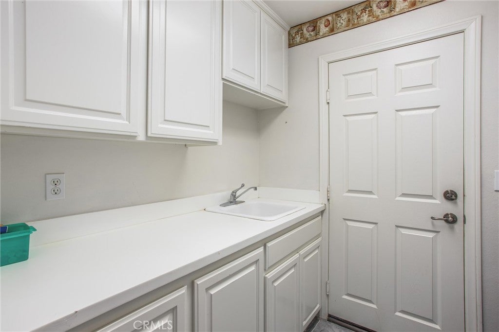 Yucaipa, California, 92399, United States, 5 Bedrooms Bedrooms, ,3 BathroomsBathrooms,Residential,For Sale,1980066