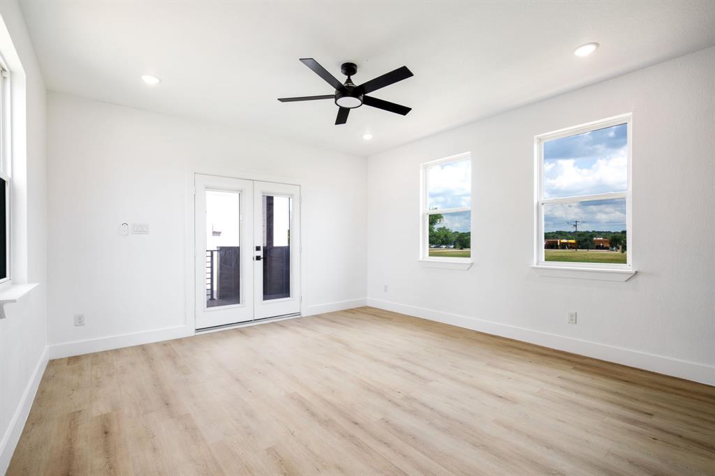 Dallas, Texas, 75212, United States, 4 Bedrooms Bedrooms, ,3 BathroomsBathrooms,Residential,For Sale,1892939