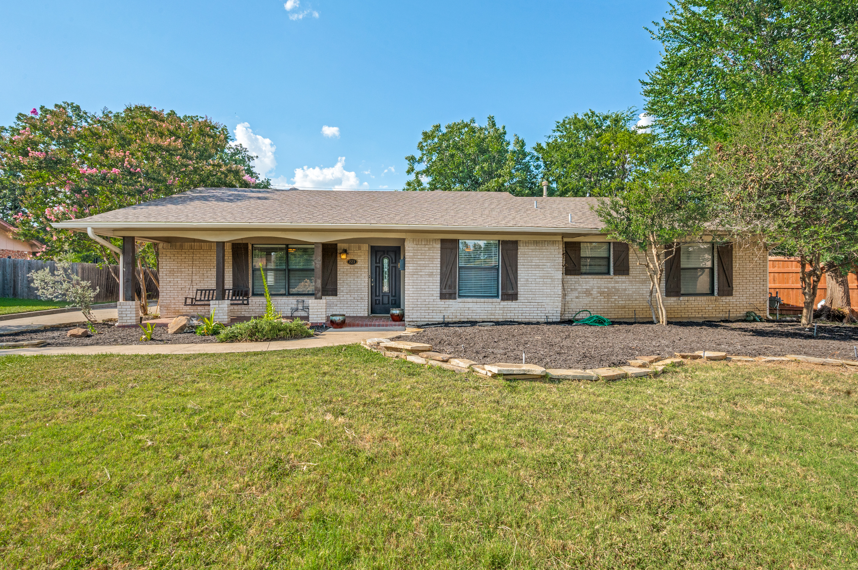  221 Linda Lane, Irving, TX, 75062 - 物件實景