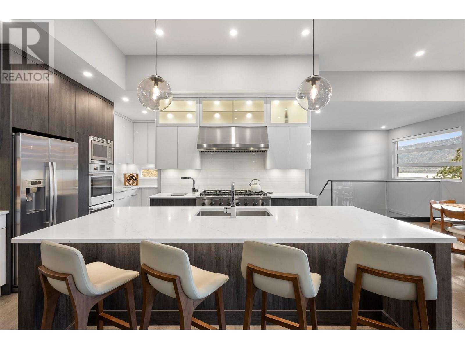 KELOWNA, British Columbia, V4V 1N4, CA, 4 Bedrooms Bedrooms, ,3 BathroomsBathrooms,Residential,For Sale,1859921