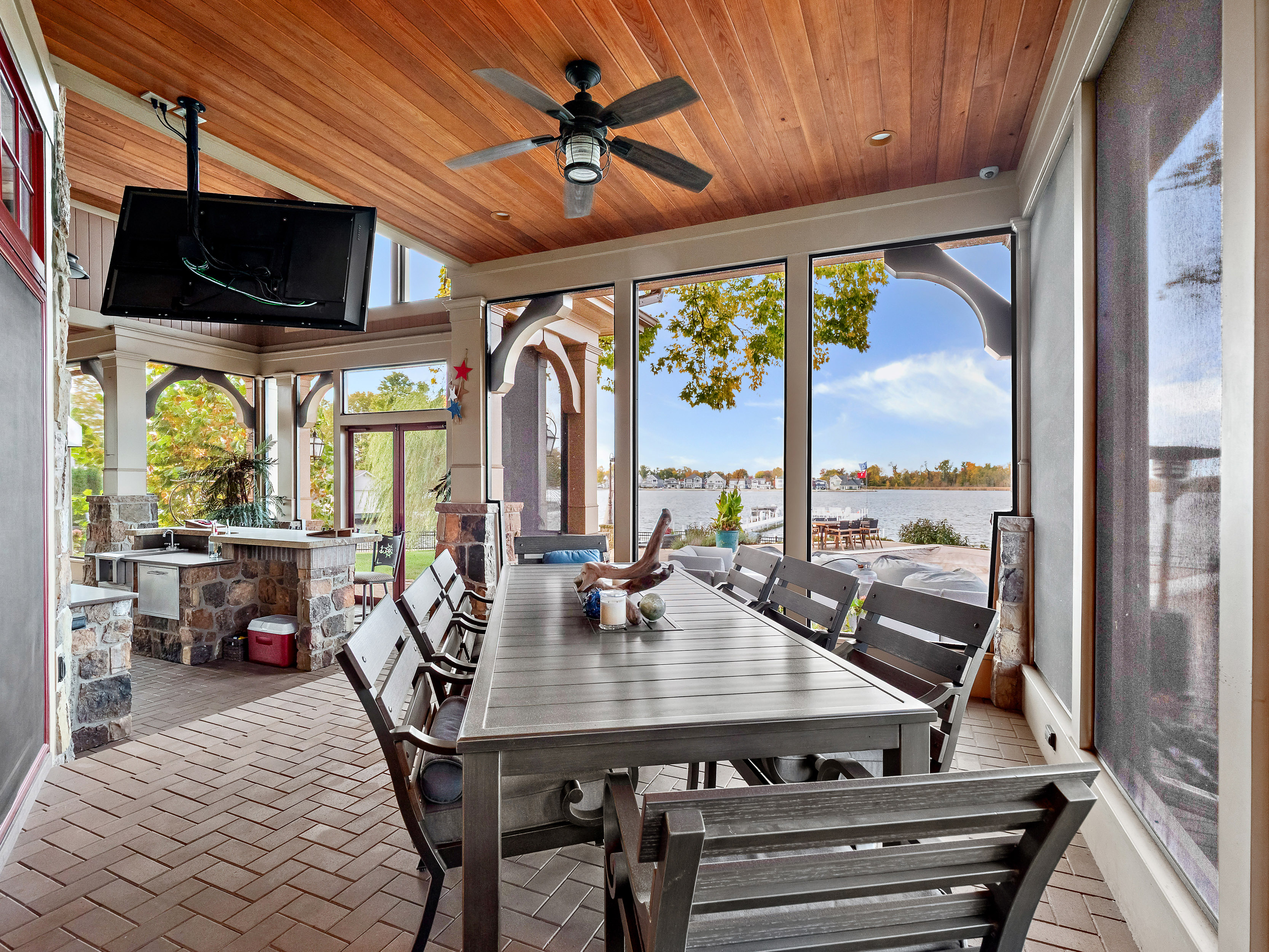  Multiple Residences on a 2.7 Acre Peninsula off Lake Wawasee - 物件實景