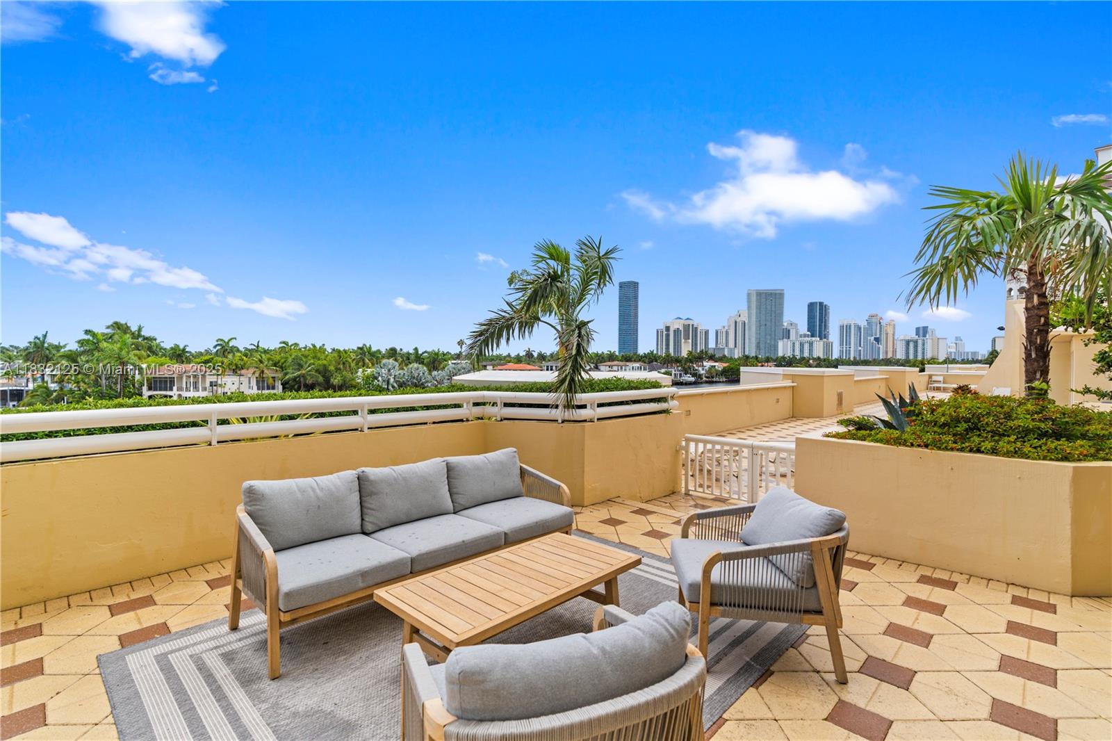 Aventura, Florida, 33180, United States, 2 Bedrooms Bedrooms, ,3 BathroomsBathrooms,Residential,For Sale,1885240