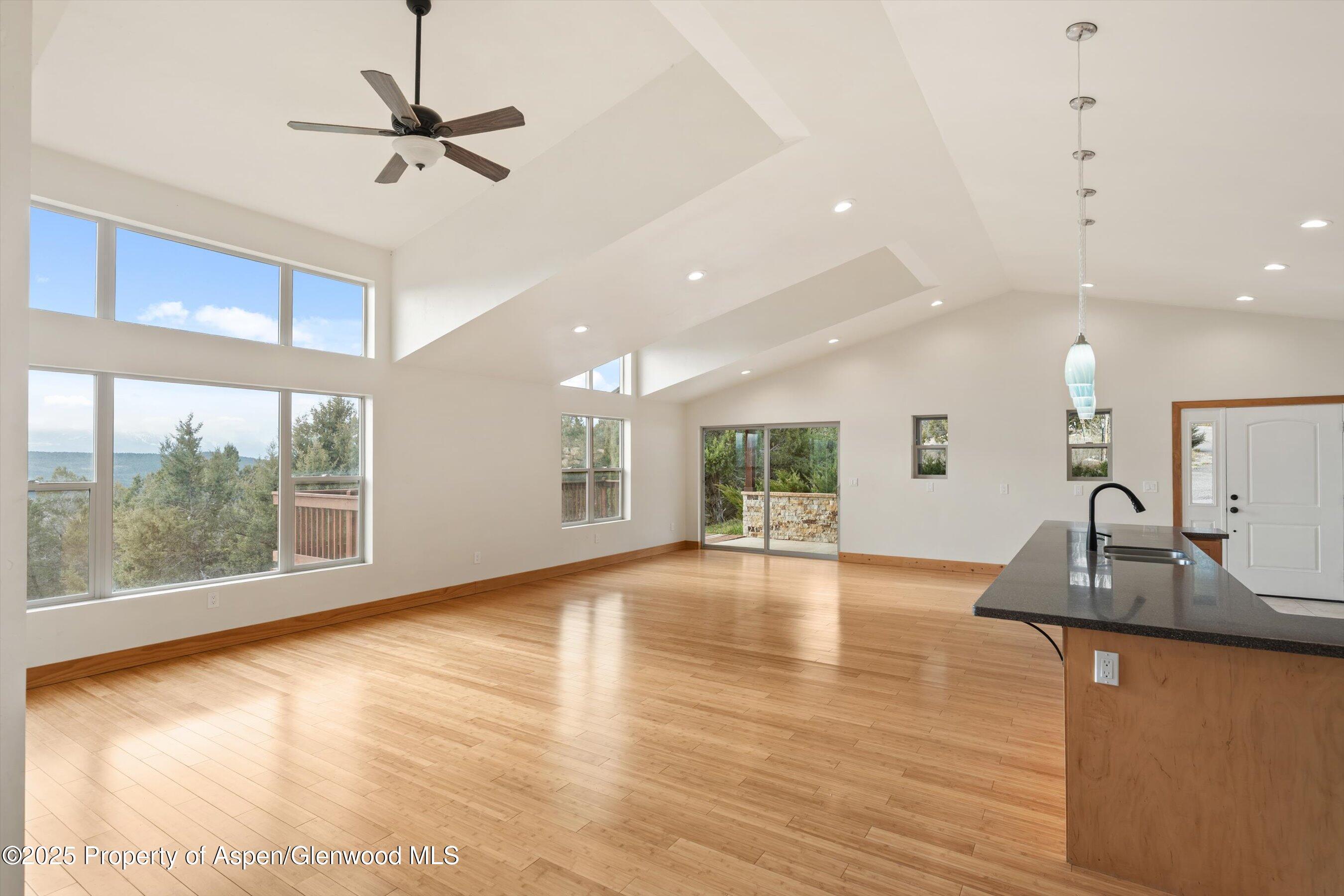 Glenwood Springs, Colorado, 81601, United States, 4 Bedrooms Bedrooms, ,3 BathroomsBathrooms,Residential,For Sale,2000714