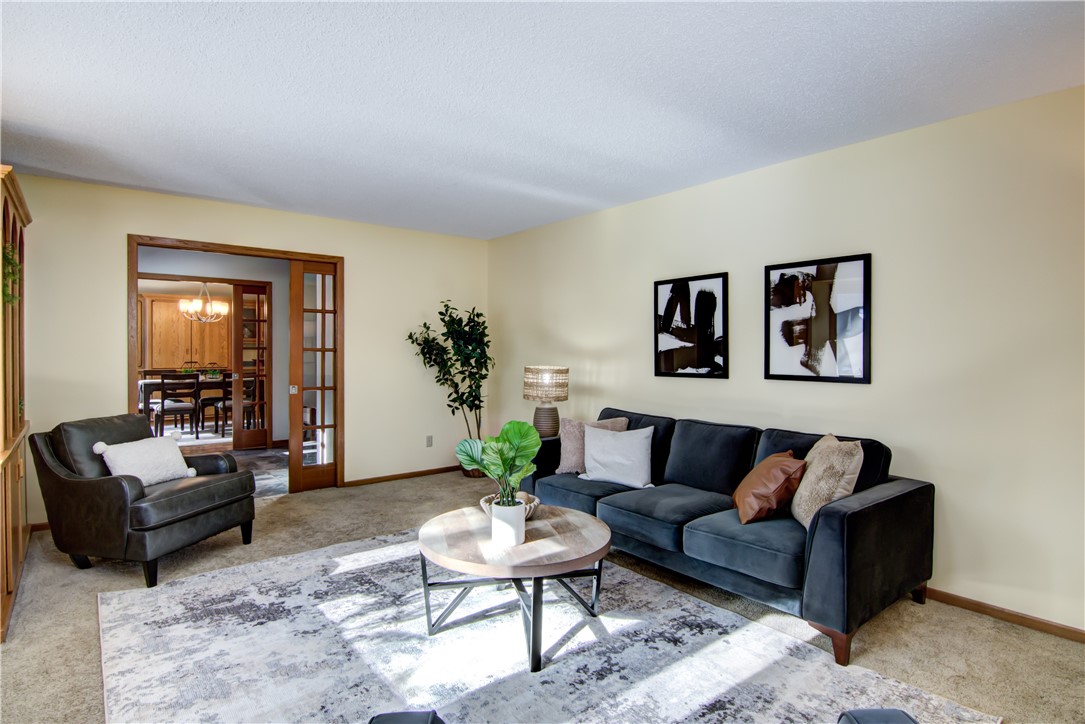 Eau Claire, Wisconsin, 54701, United States, 5 Bedrooms Bedrooms, ,4 BathroomsBathrooms,Residential,For Sale,1841509