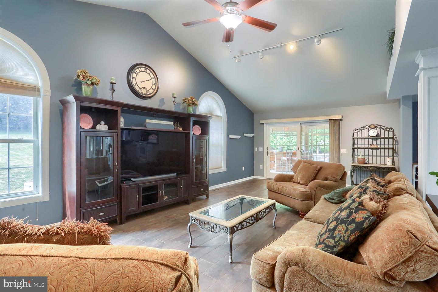 Harrisburg, Pennsylvania, 17111, United States, 4 Bedrooms Bedrooms, ,4 BathroomsBathrooms,Residential,For Sale,1958144