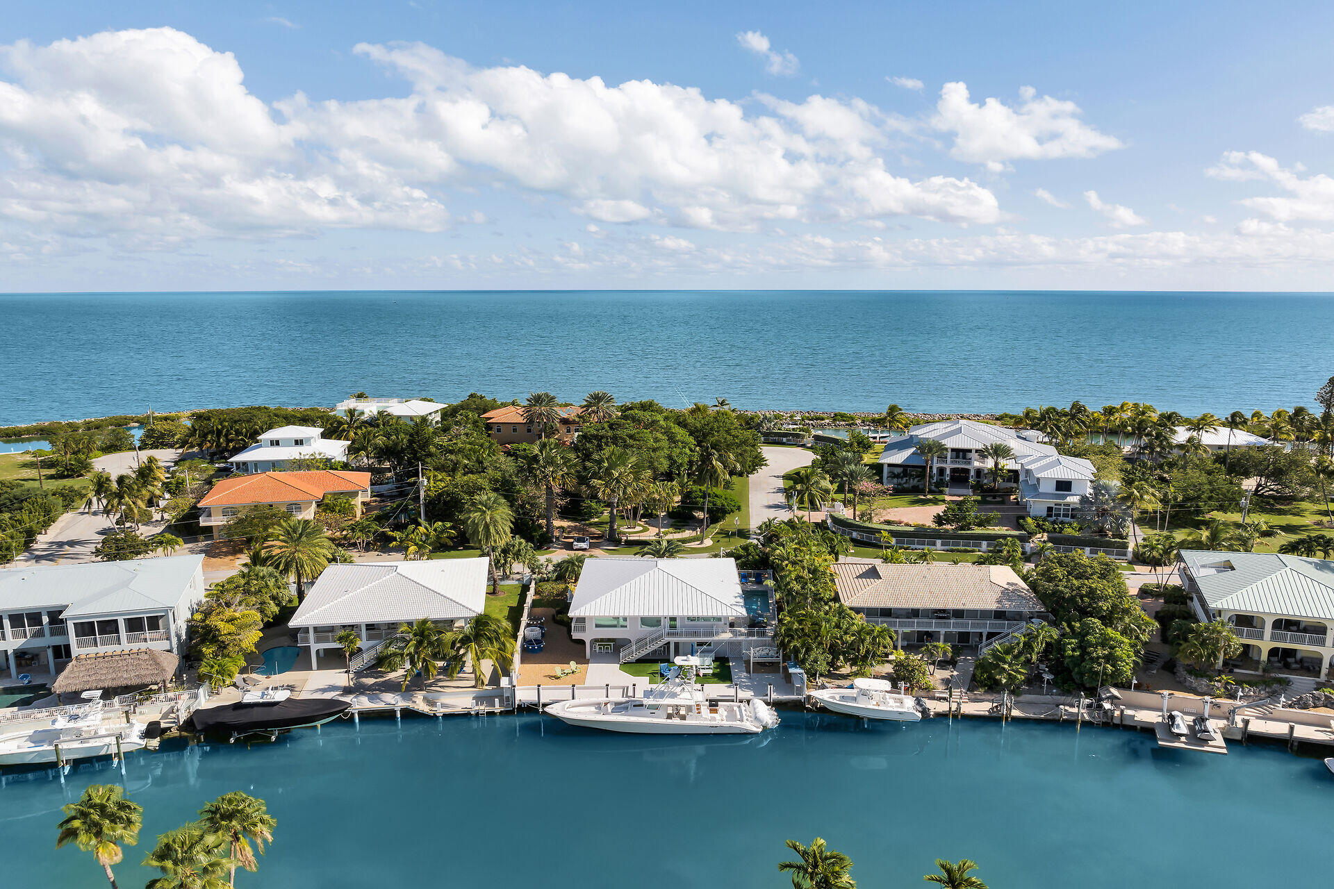 Duck, Florida, 33050, United States, 3 Bedrooms Bedrooms, ,3 BathroomsBathrooms,Residential,For Sale,1998435