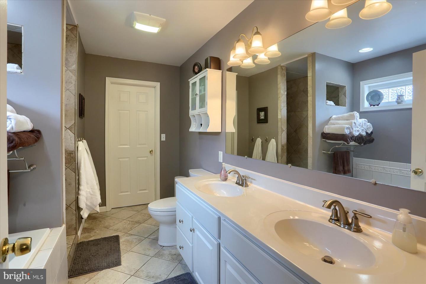 Harrisburg, Pennsylvania, 17111, United States, 4 Bedrooms Bedrooms, ,4 BathroomsBathrooms,Residential,For Sale,1958144