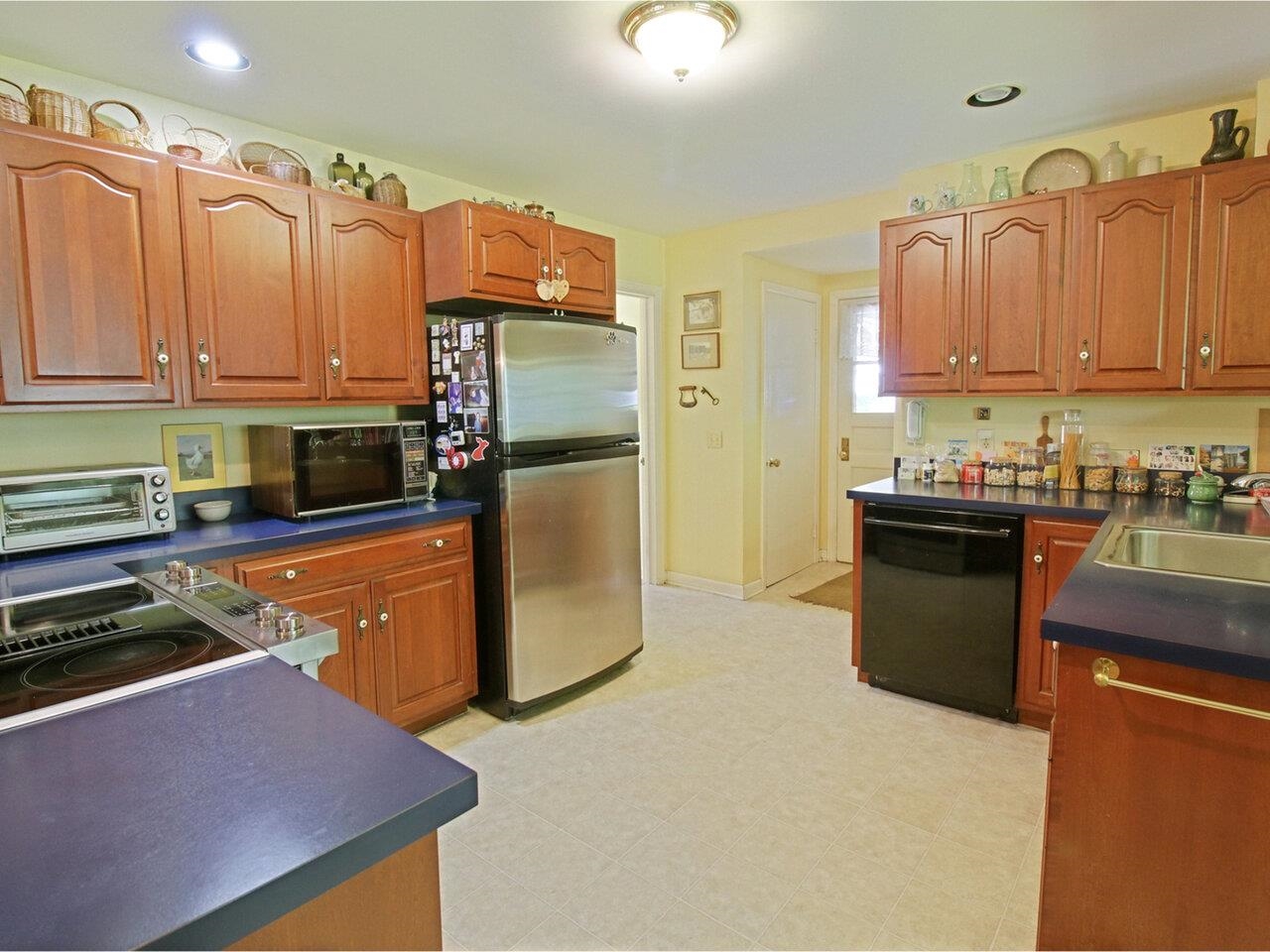 Burlington, Vermont, 05401, United States, 4 Bedrooms Bedrooms, ,2 BathroomsBathrooms,Residential,For Sale,1838710