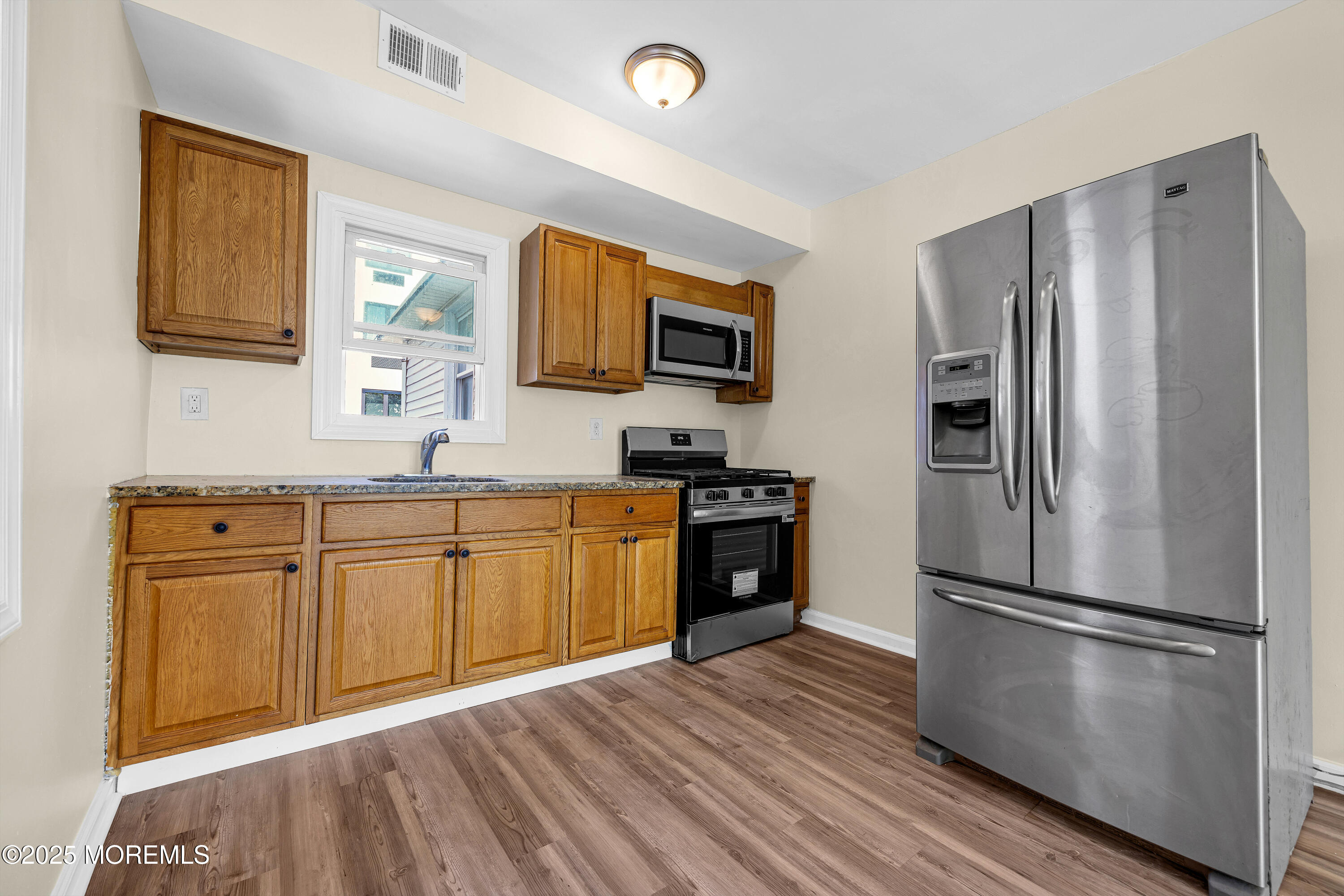Newark, New Jersey, 07107, United States, 6 Bedrooms Bedrooms, ,3 BathroomsBathrooms,Residential,For Sale,1937916