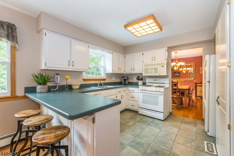 230 Hilltop Ct, Pompton Lakes Boro, New Jersey, 07442, United States, 4 Bedrooms Bedrooms, ,3 BathroomsBathrooms,Residential,For Sale,230 Hilltop Ct,1459430