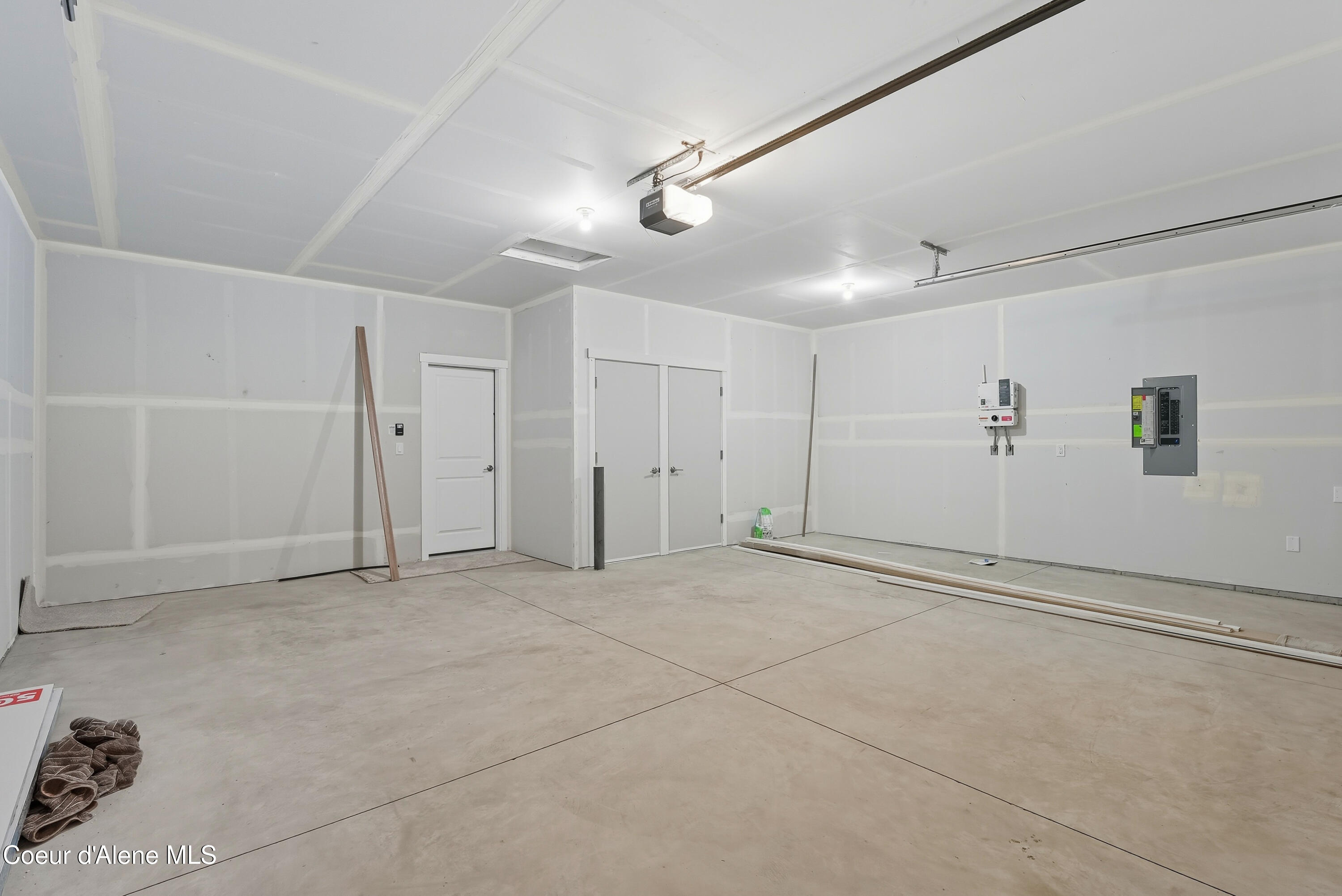 Coeur D'alene, Idaho, 83815, United States, 3 Bedrooms Bedrooms, ,Residential,For Sale,1957513