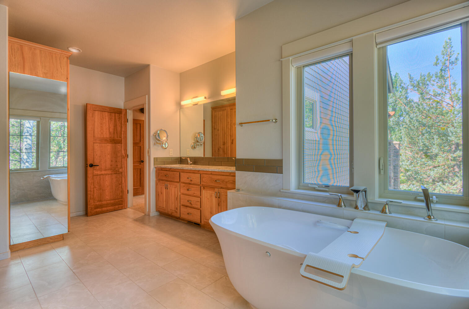 Bend, Oregon, 97703, United States, 4 Bedrooms Bedrooms, ,5 BathroomsBathrooms,Residential,For Sale,1979123