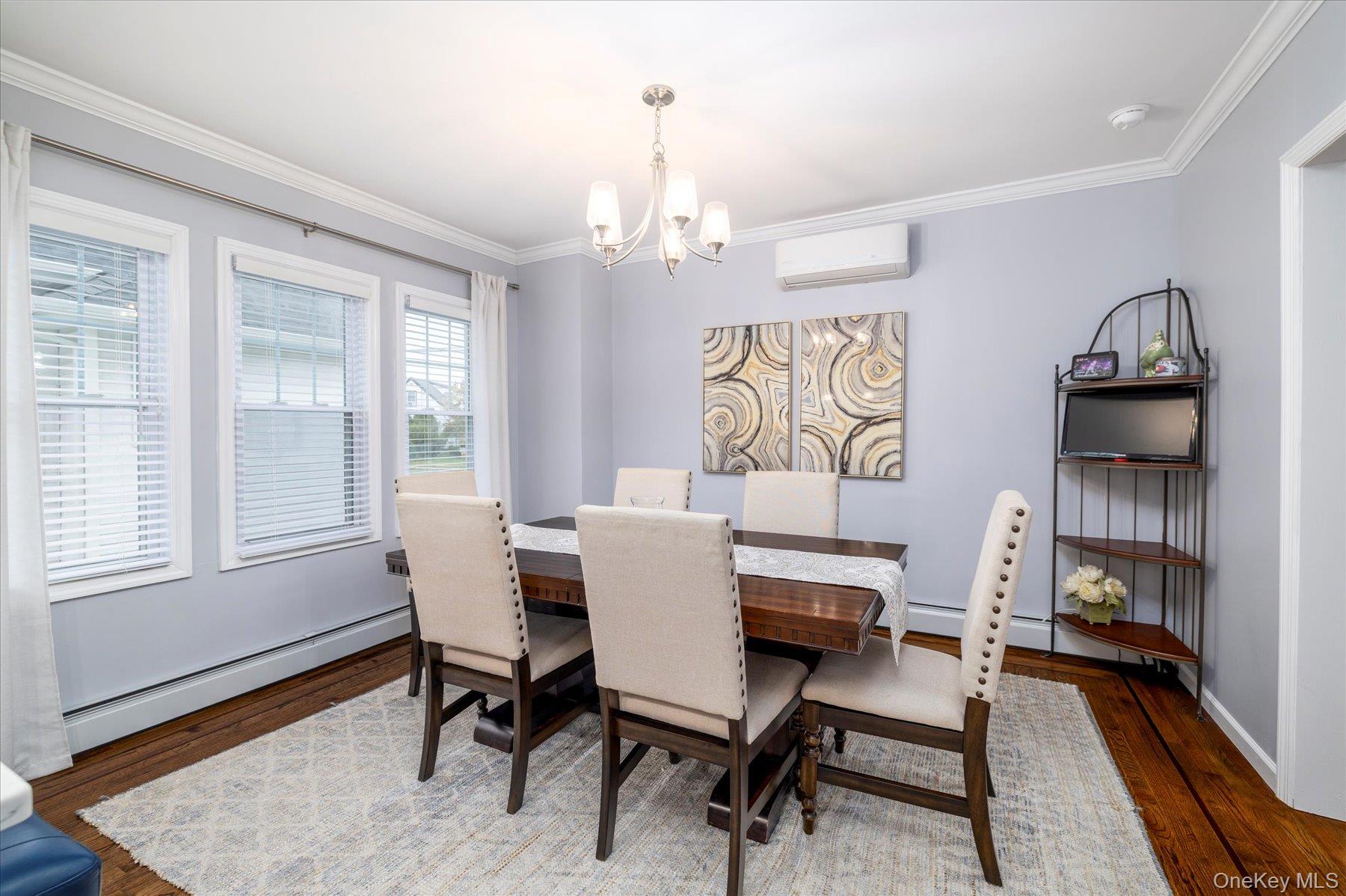 Lynbrook, New York, 11563, United States, 3 Bedrooms Bedrooms, ,2 BathroomsBathrooms,Residential,For Sale,1988362