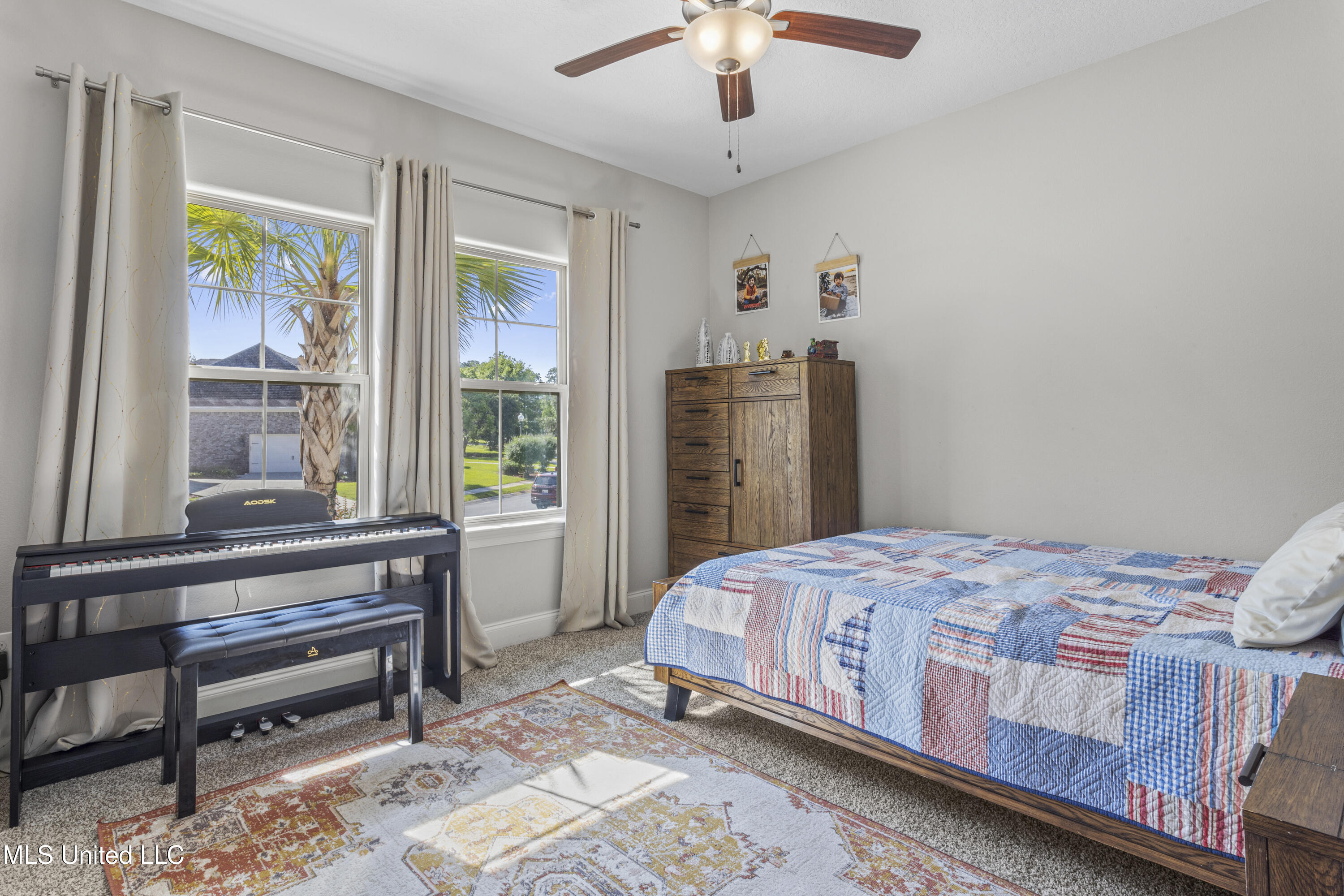 Ocean Springs, Mississippi, 39564, United States, 5 Bedrooms Bedrooms, ,3 BathroomsBathrooms,Residential,For Sale,1805037