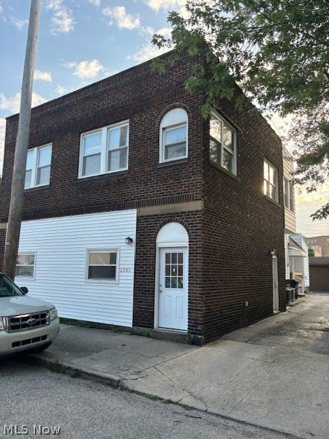 Cleveland, Ohio, 44106, United States, 7 Bedrooms Bedrooms, ,3 BathroomsBathrooms,Residential,For Sale,1889727